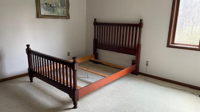 Vaughan-Bassett Cherry Finish Mission Style Slat Four-Poster Bed