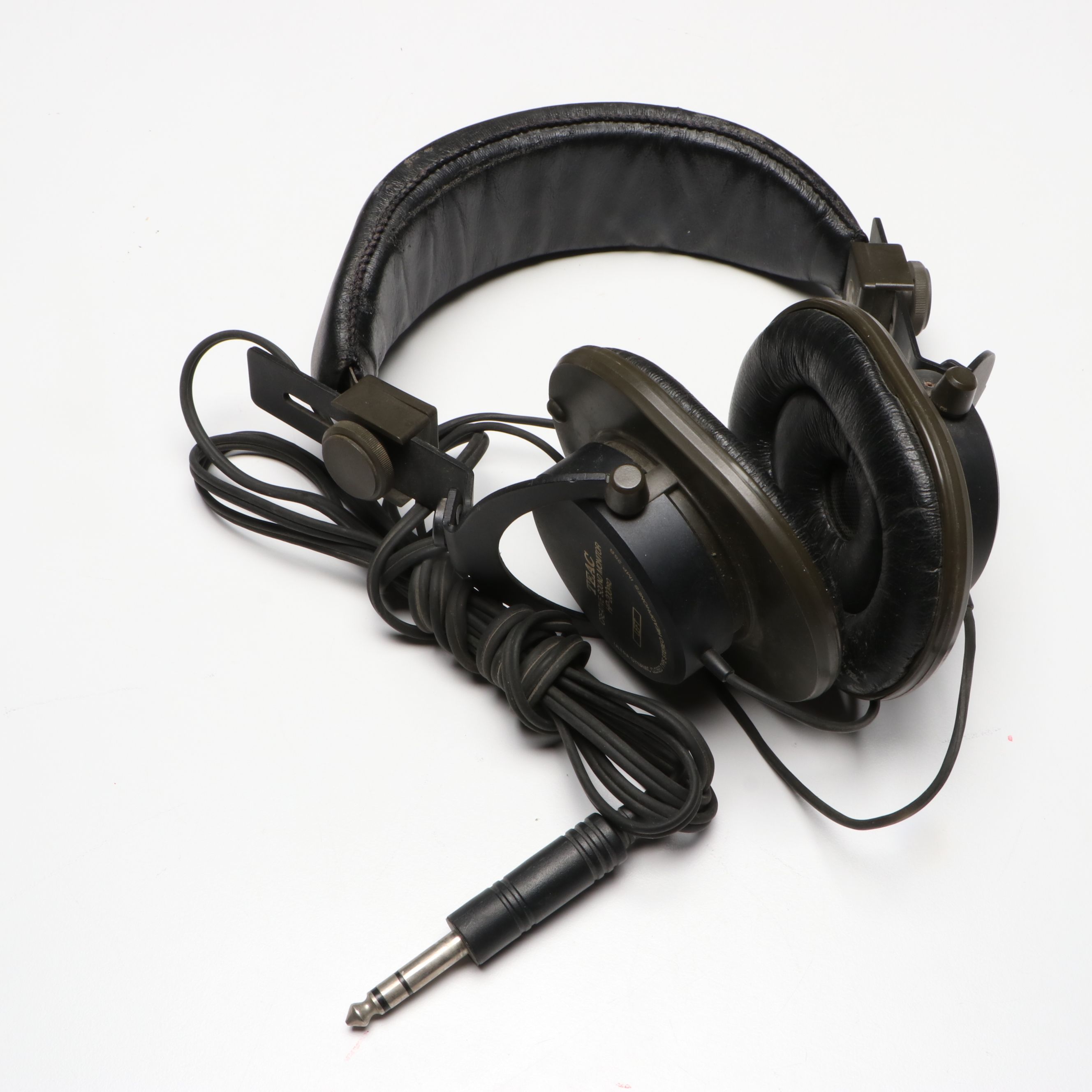 Yamaha CD Turntable and Speakers with TEAC Headphones