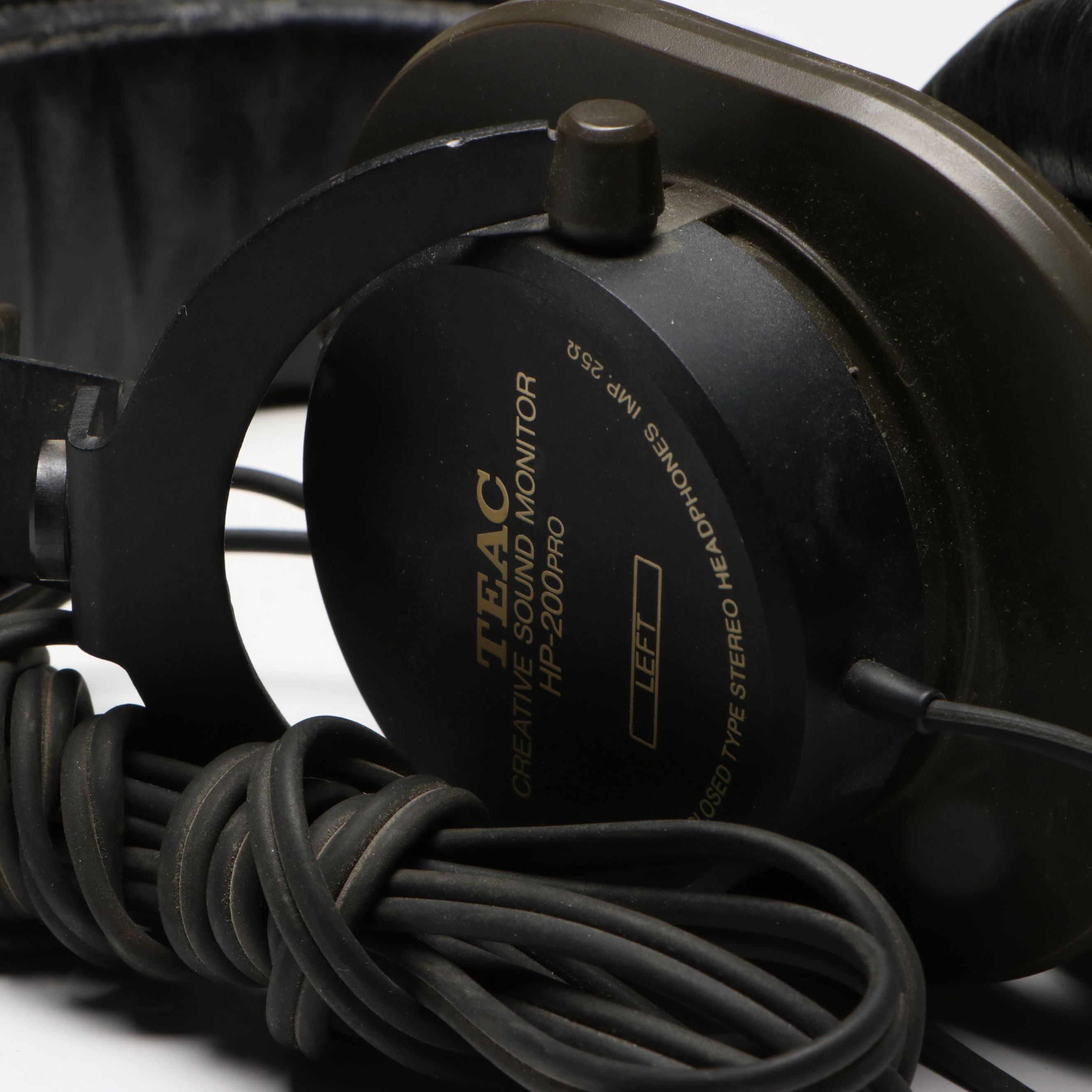 Yamaha CD Turntable and Speakers with TEAC Headphones