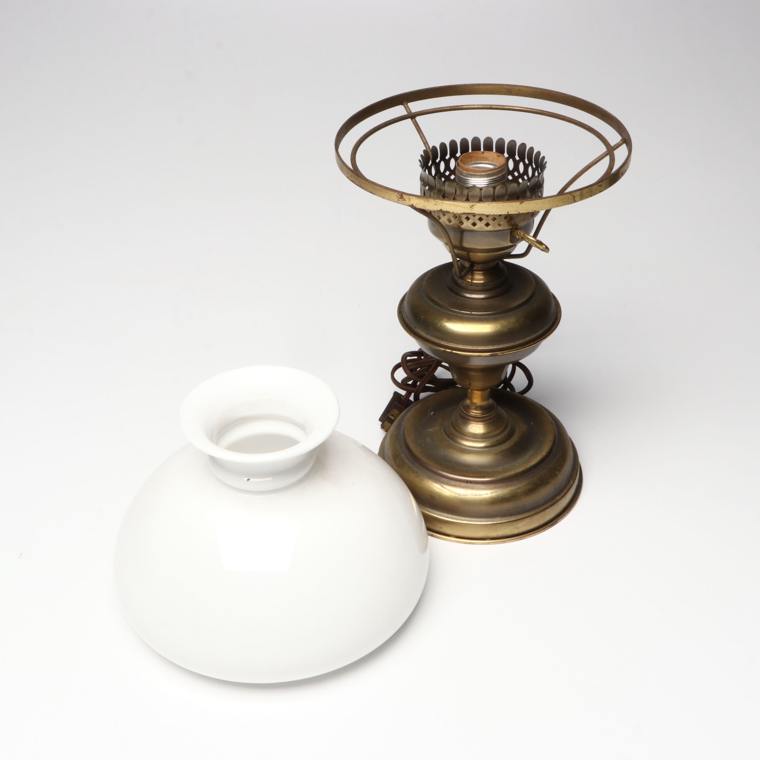 EAPG Oil Lamp with P&A, Aladdin and Other Oil Lamps, Adapted