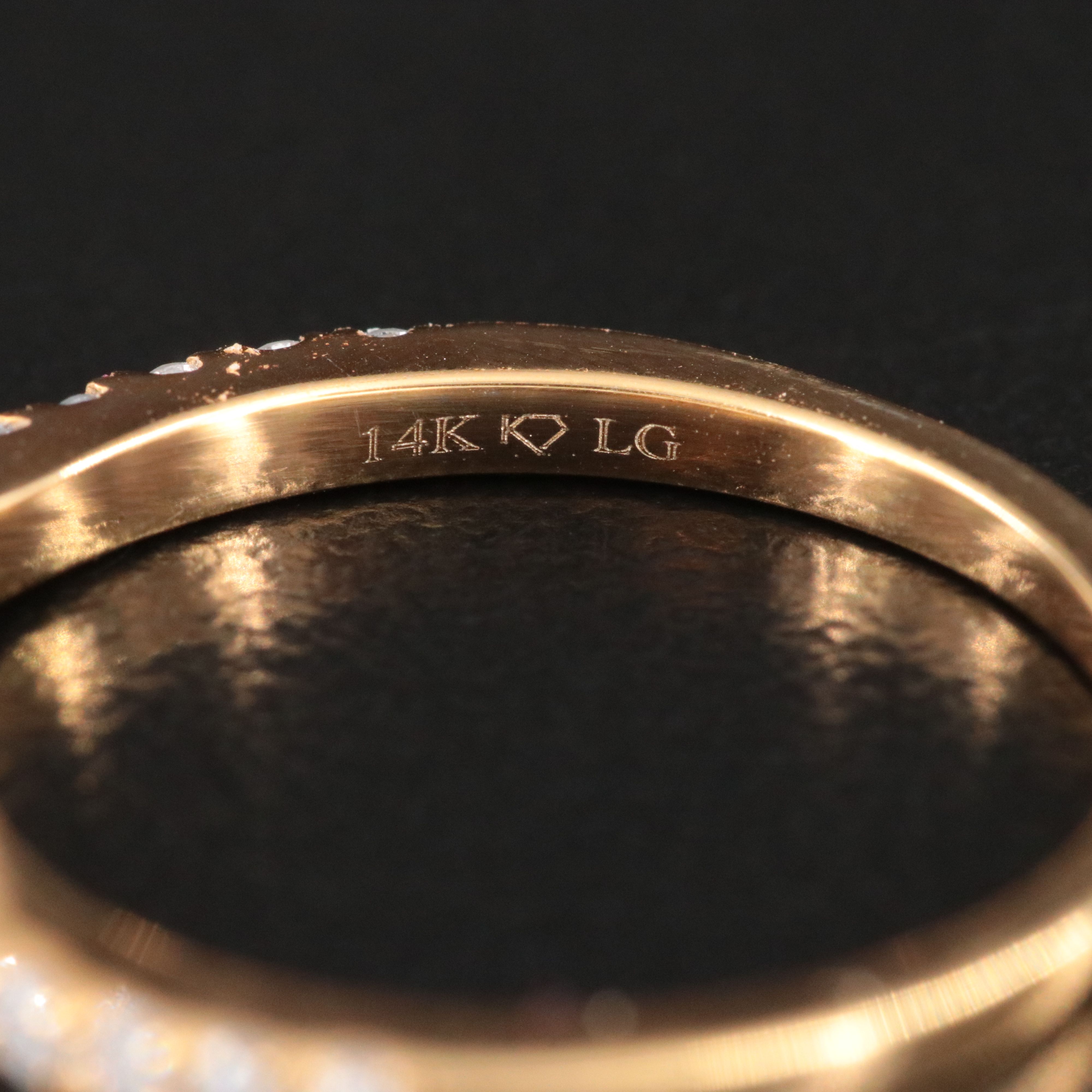 14K 0.26 CTW Diamond Contour Band