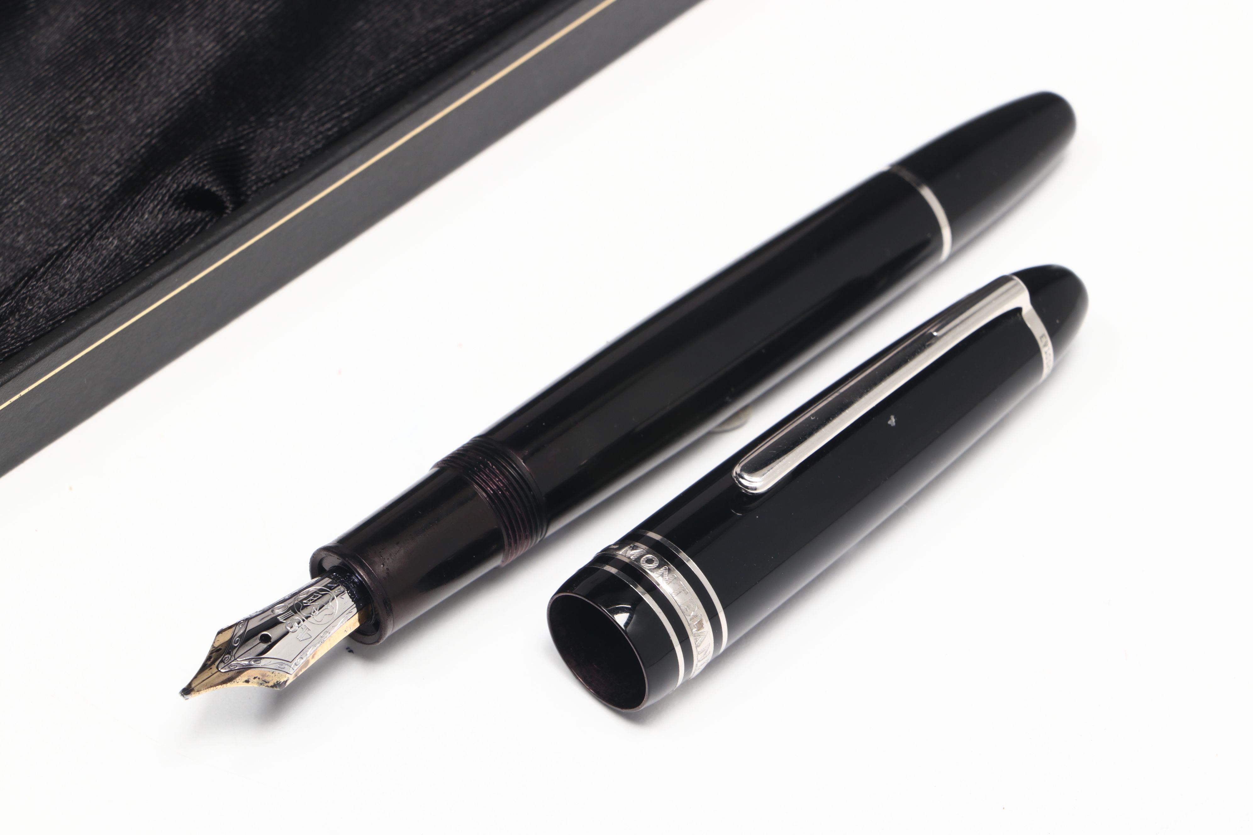 Montblanc Meisterstück Black Resin Fountain Pen
