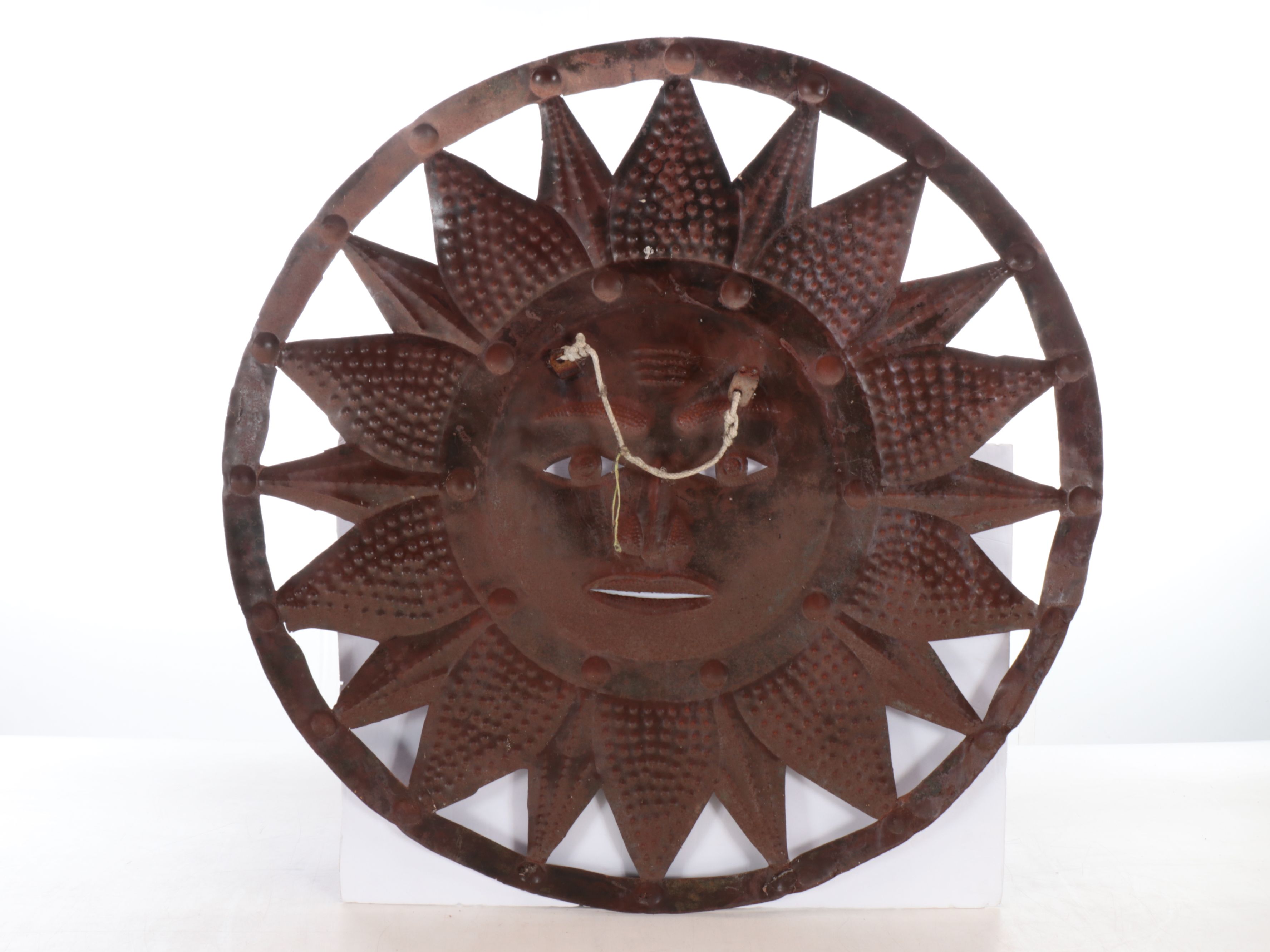 Copper Finish Sun Face Garden Décor with Grapevine Decorative Sun Dial