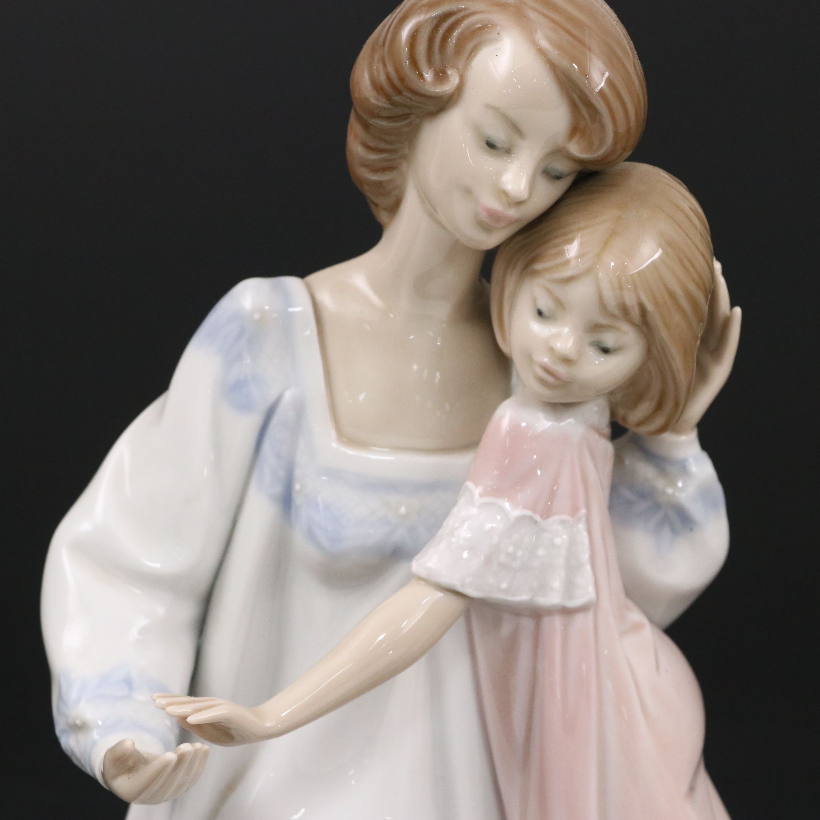 Lladró "Good Night" and "Bath Time" Porcelain Figures