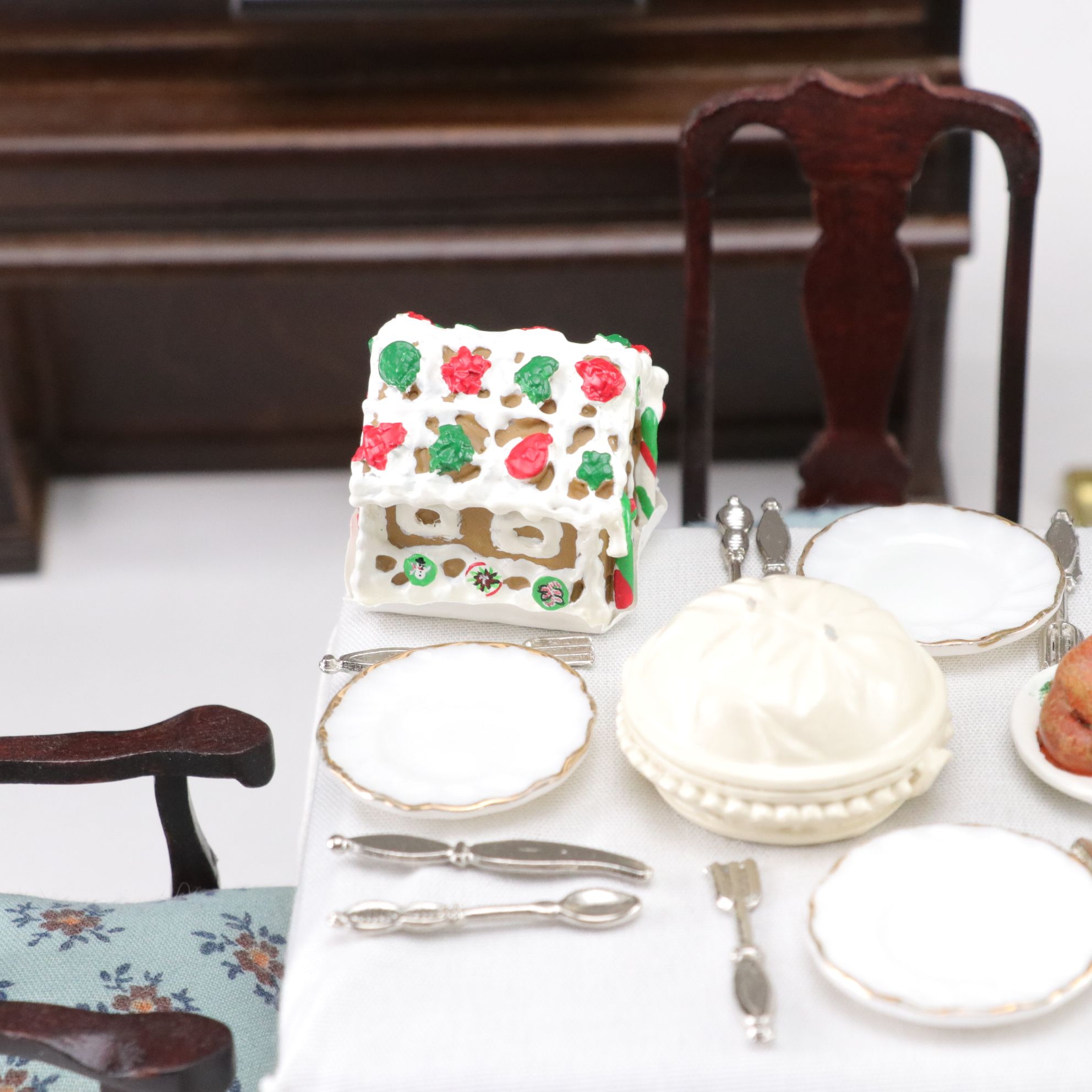 Miniature Doll House Christmas Living Room Furniture Set