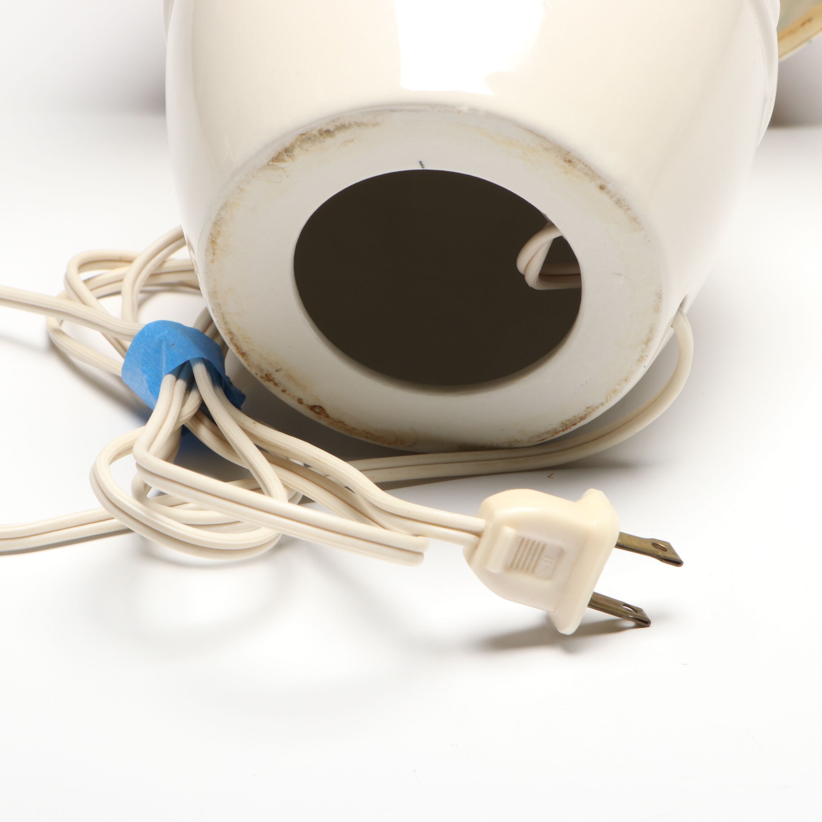 Longaberger Ceramic Table Lamp with Woven Baskets and Sewing Notions