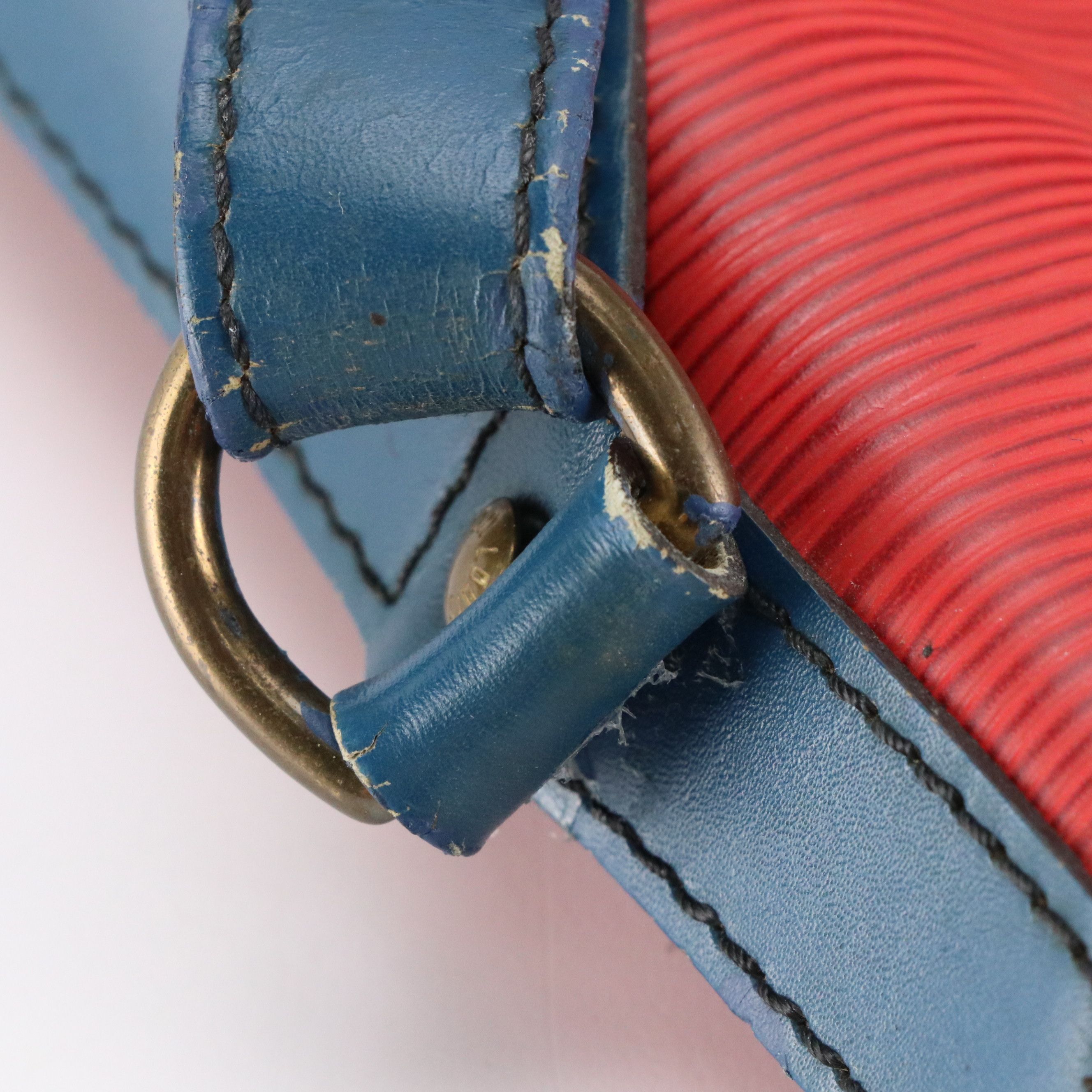 Louis Vuitton Noé Drawstring Bucket Bag in Red Epi and Blue Smooth Leather