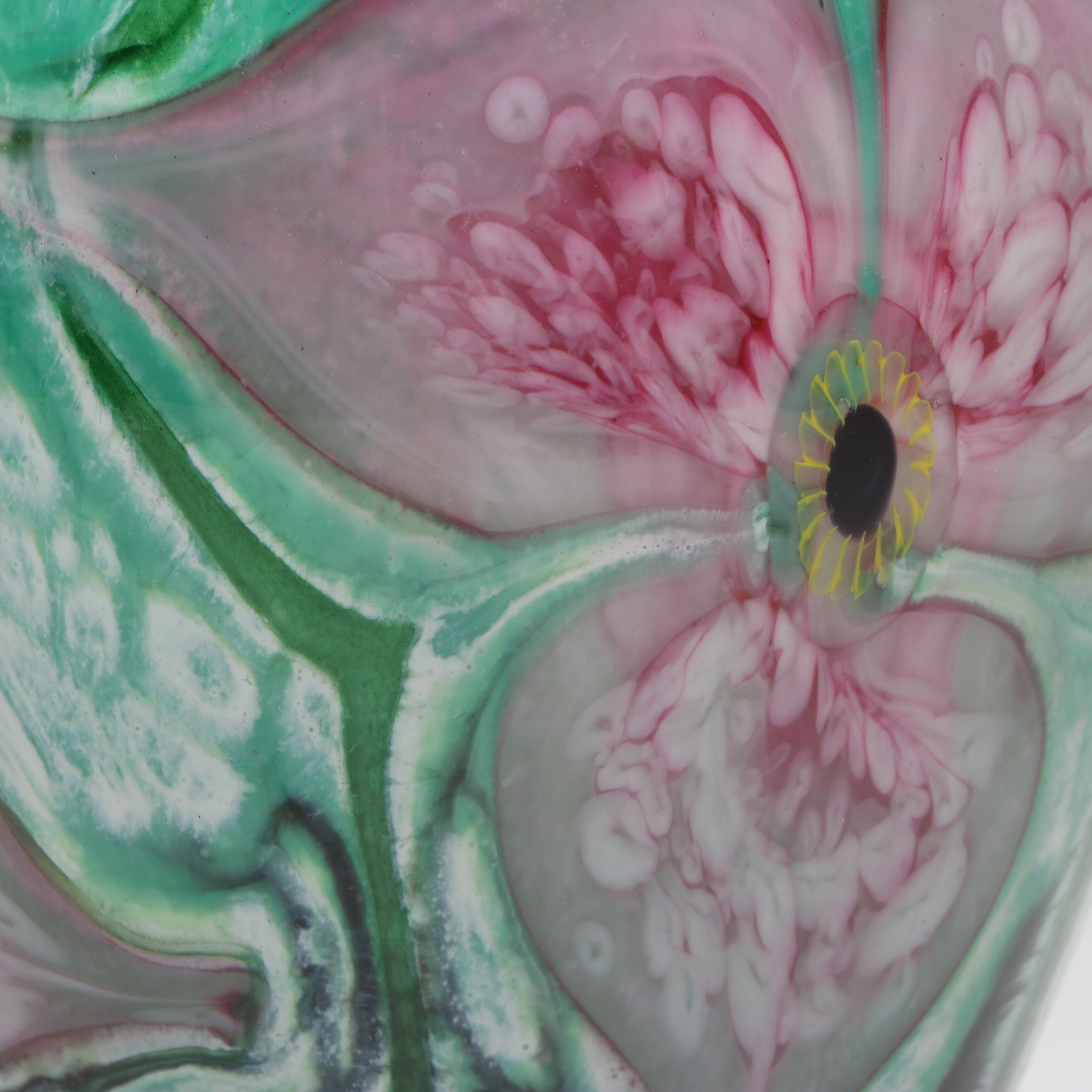 Robert Eickholt Hand-Blown Floral Art Glass Vase, Late 20th to 21st Century