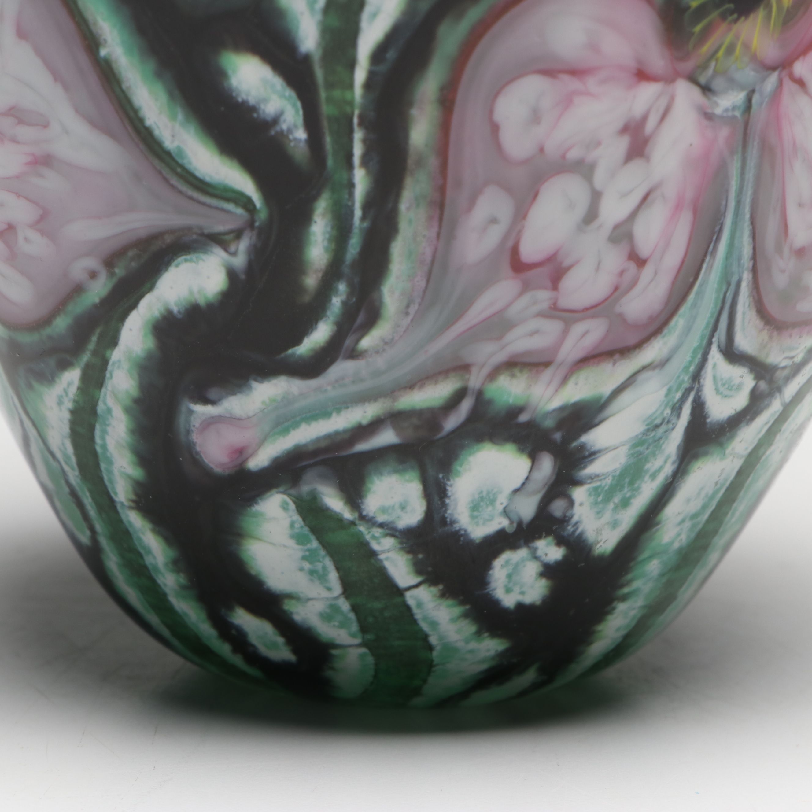 Robert Eickholt Hand-Blown Floral Art Glass Vase, Late 20th to 21st Century