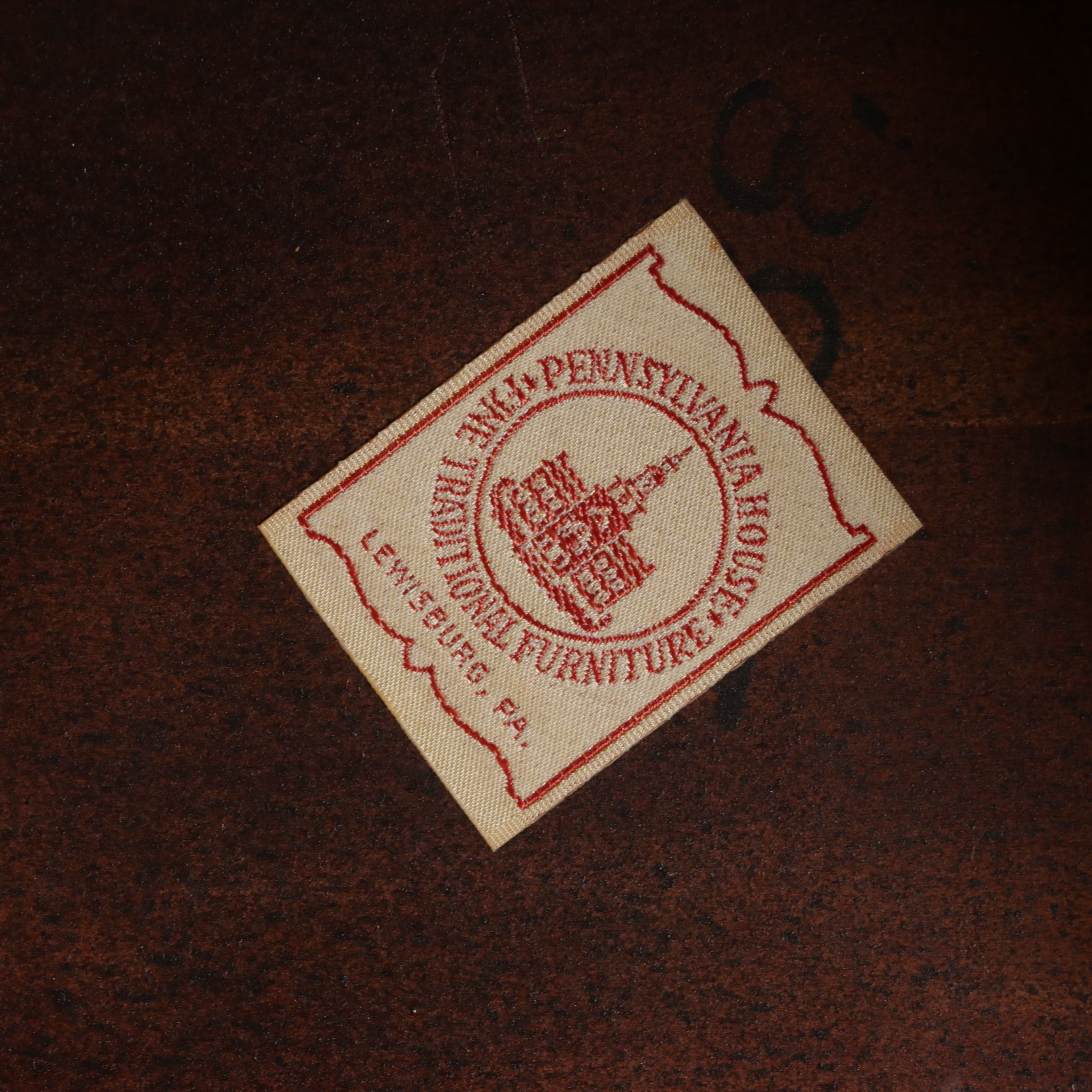 Pennsylvania House Cloverleaf Drop-Leaf Pedestal Table, Mid to Late 20th Century