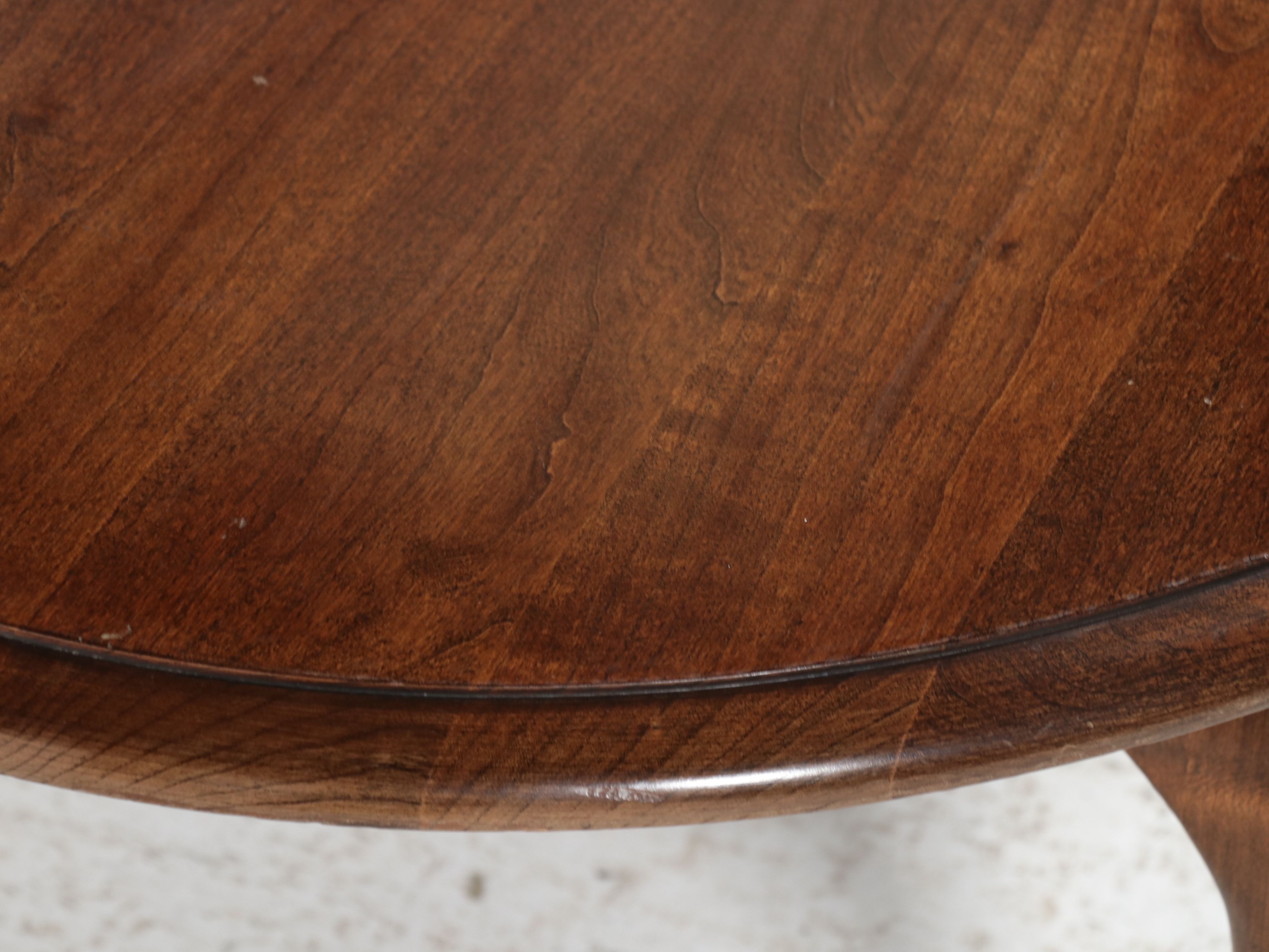 American Queen Anne Style Cherry Oval Coffee Table, Late 20th Century