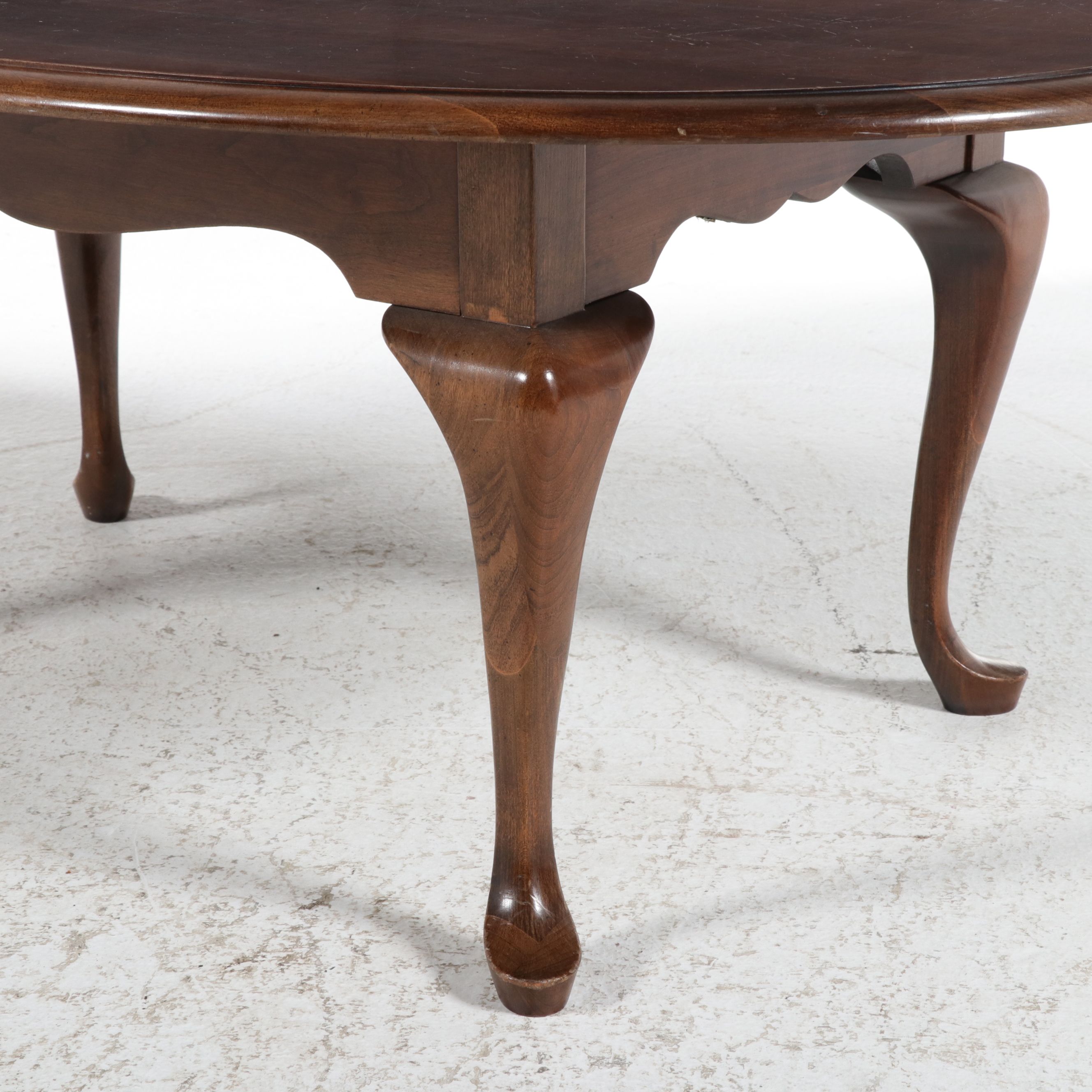 American Queen Anne Style Cherry Oval Coffee Table, Late 20th Century