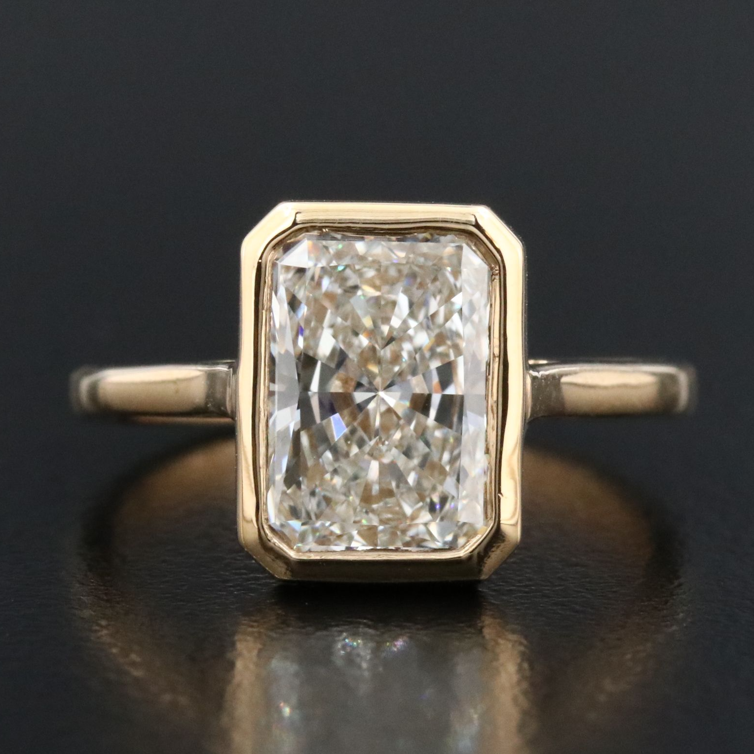 18K 3.10 CT Lab Grown Diamond Solitaire Ring with IGI Report