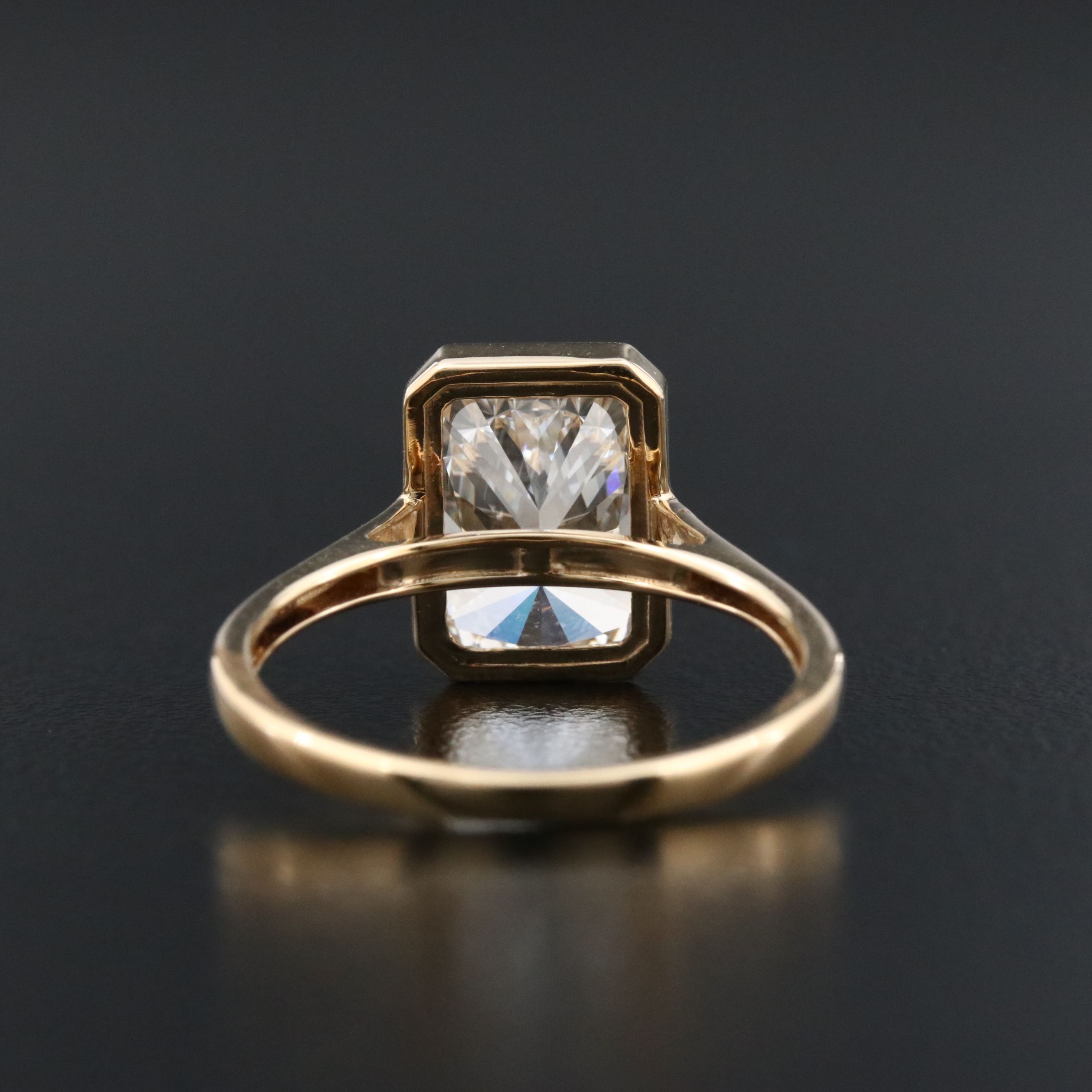 18K 3.10 CT Lab Grown Diamond Solitaire Ring with IGI Report