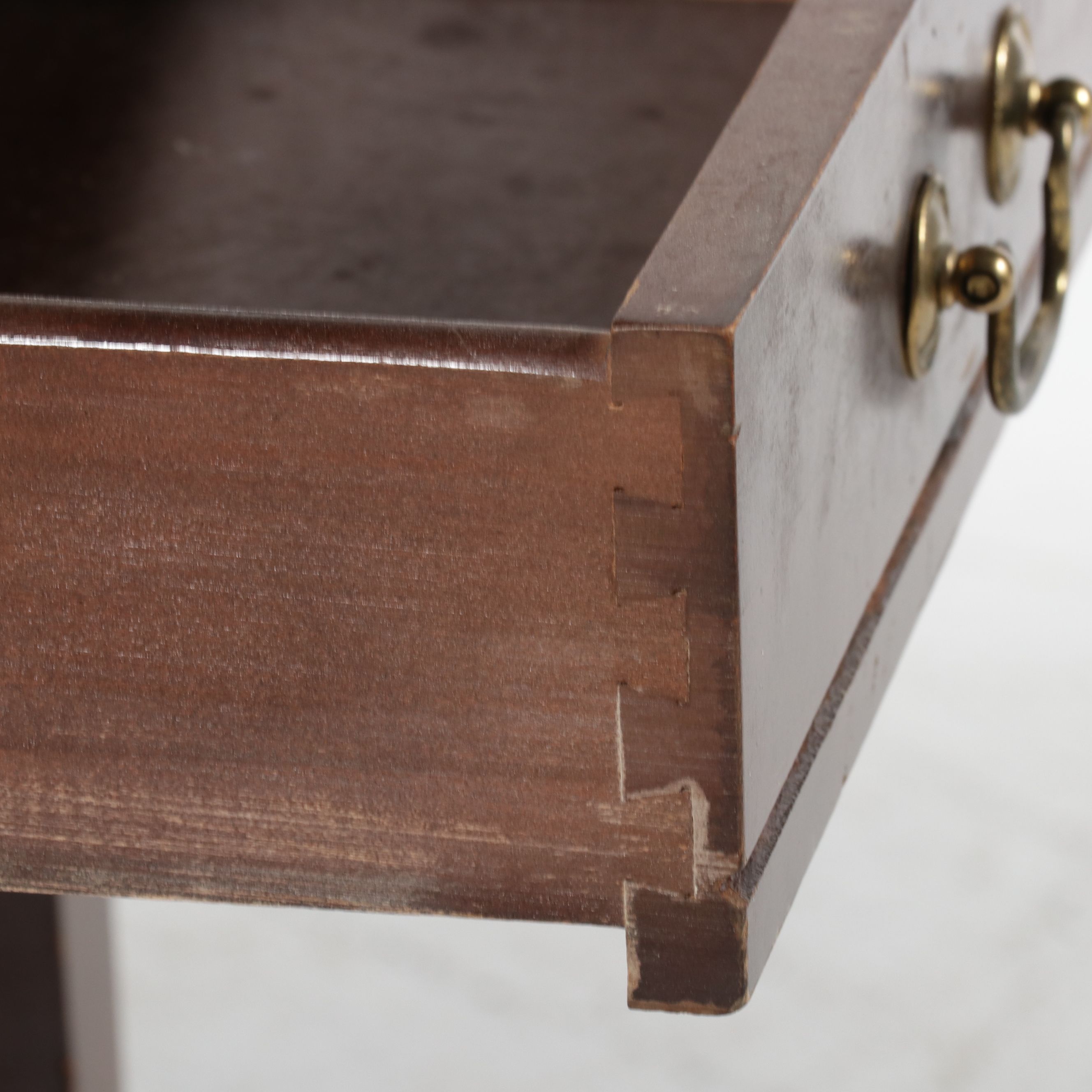 Hepplewhite Style Mahogany Finish Side Table with Drawer, Mid to Late 20th C.