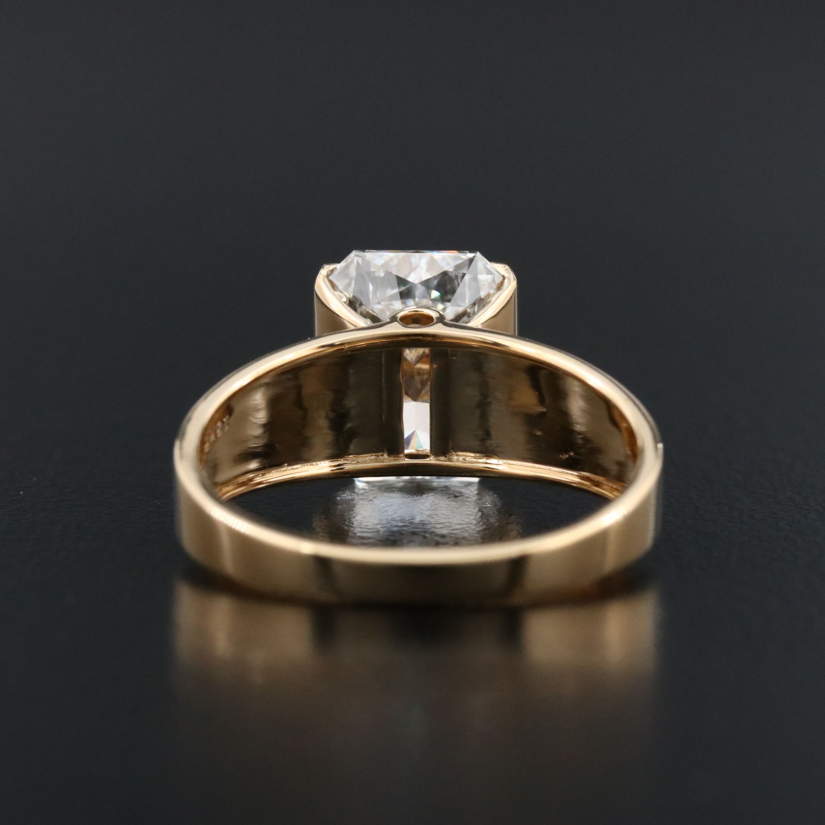 18K 3.05 CT Lab Grown Diamond Solitaire Ring with IGI Report