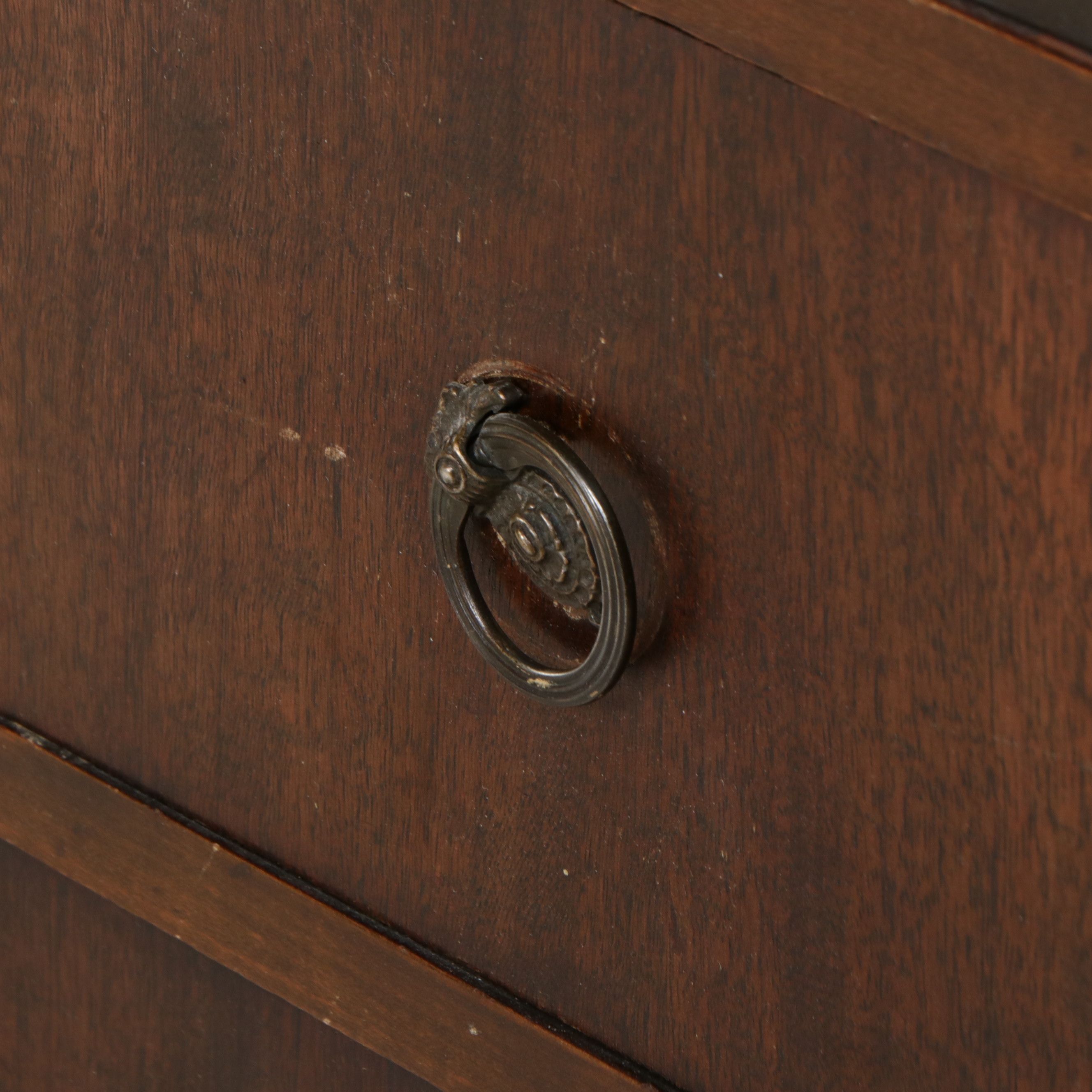 Sheraton Revival Mahogany Vanity with Tri-Fold Mirror, Early 20th Century