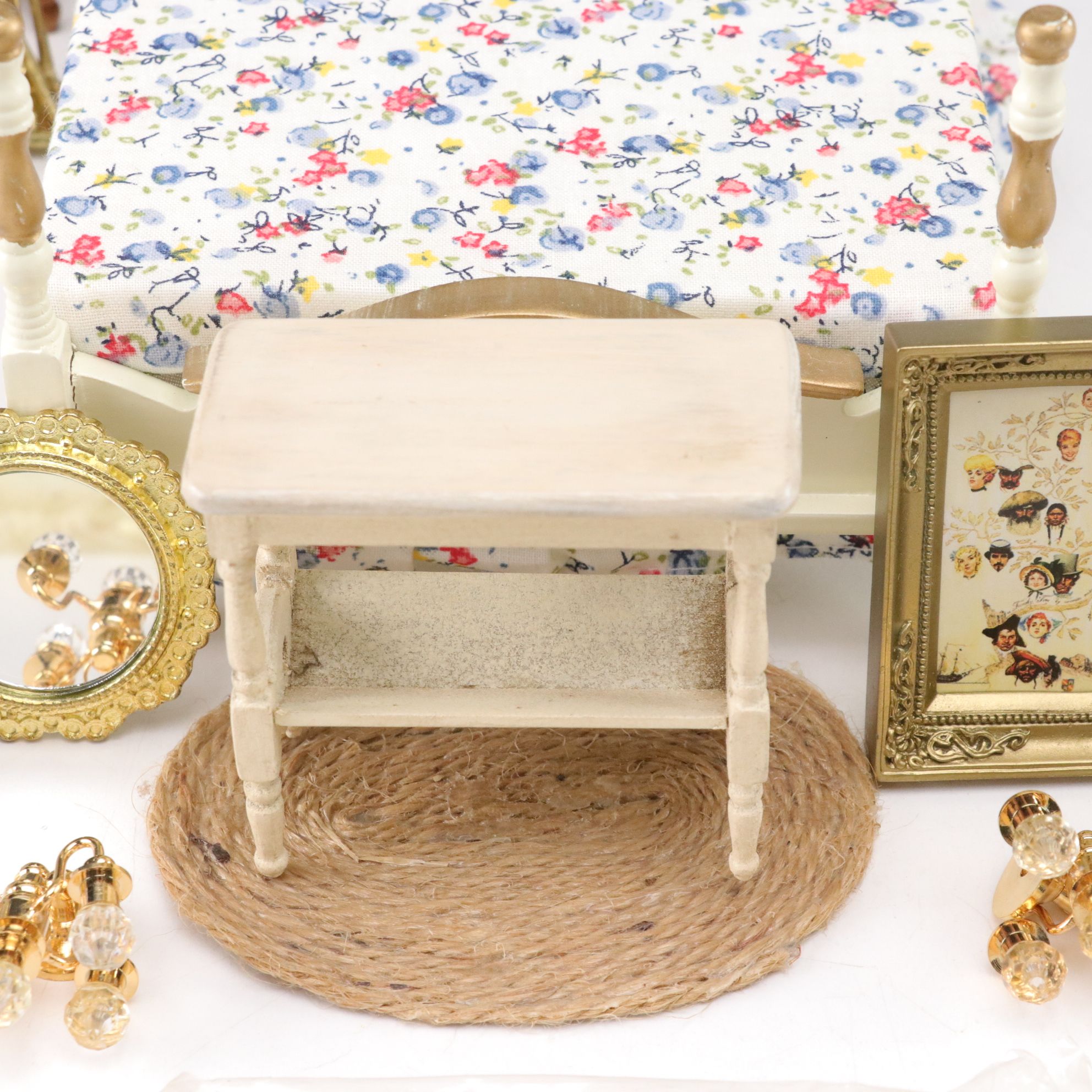 Miniature Victorian Style Doll House Bedroom and Bathroom Furniture Sets