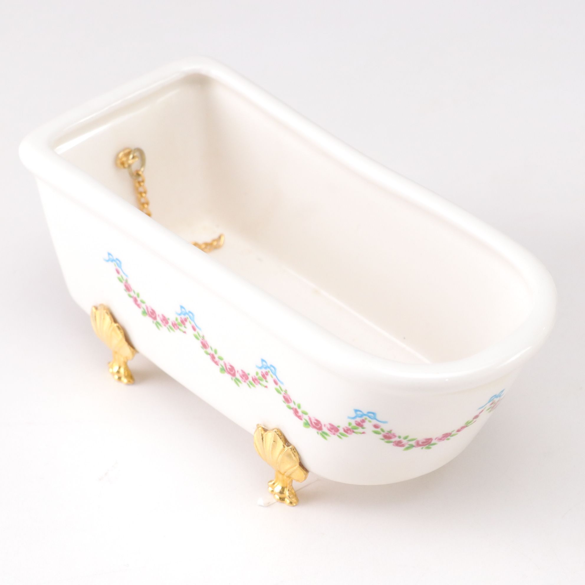 Miniature Victorian Style Doll House Bedroom and Bathroom Furniture Sets