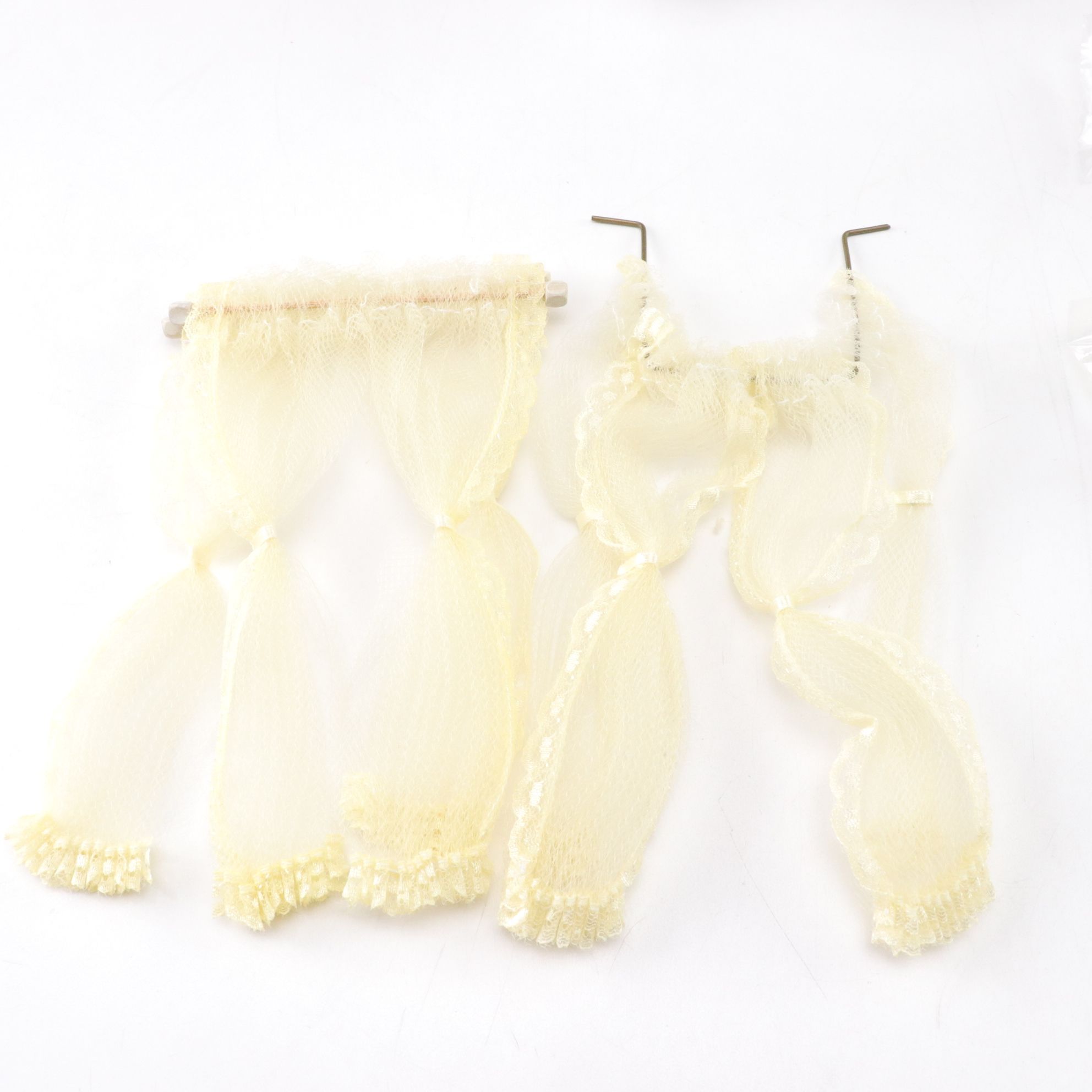 Miniature Victorian Style Doll House Bedroom and Bathroom Furniture Sets