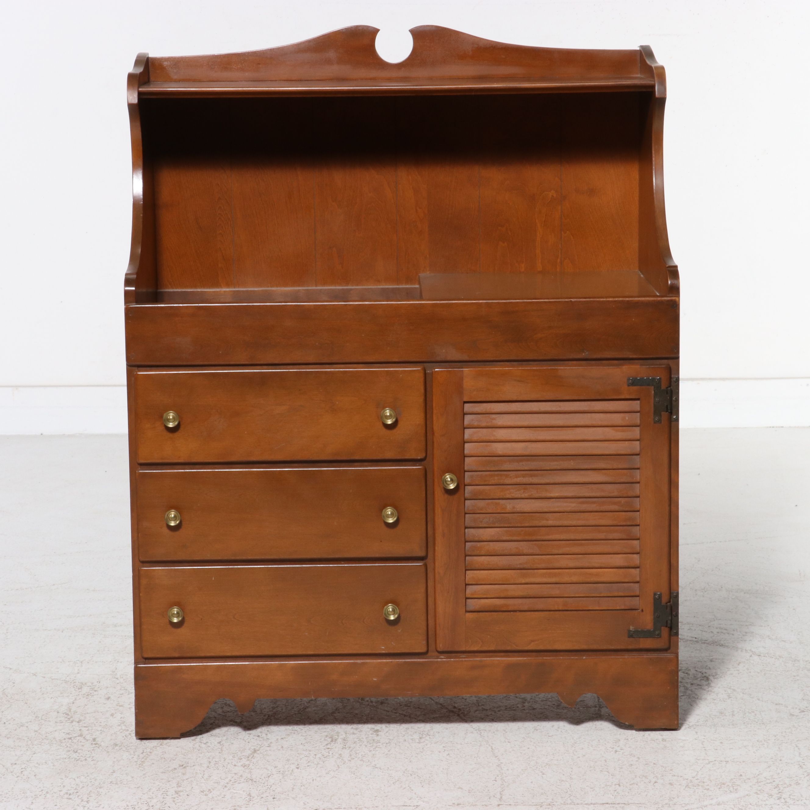 Ethan Allen Baumritter Birch Colonial Revival Dry Sink Cabinet