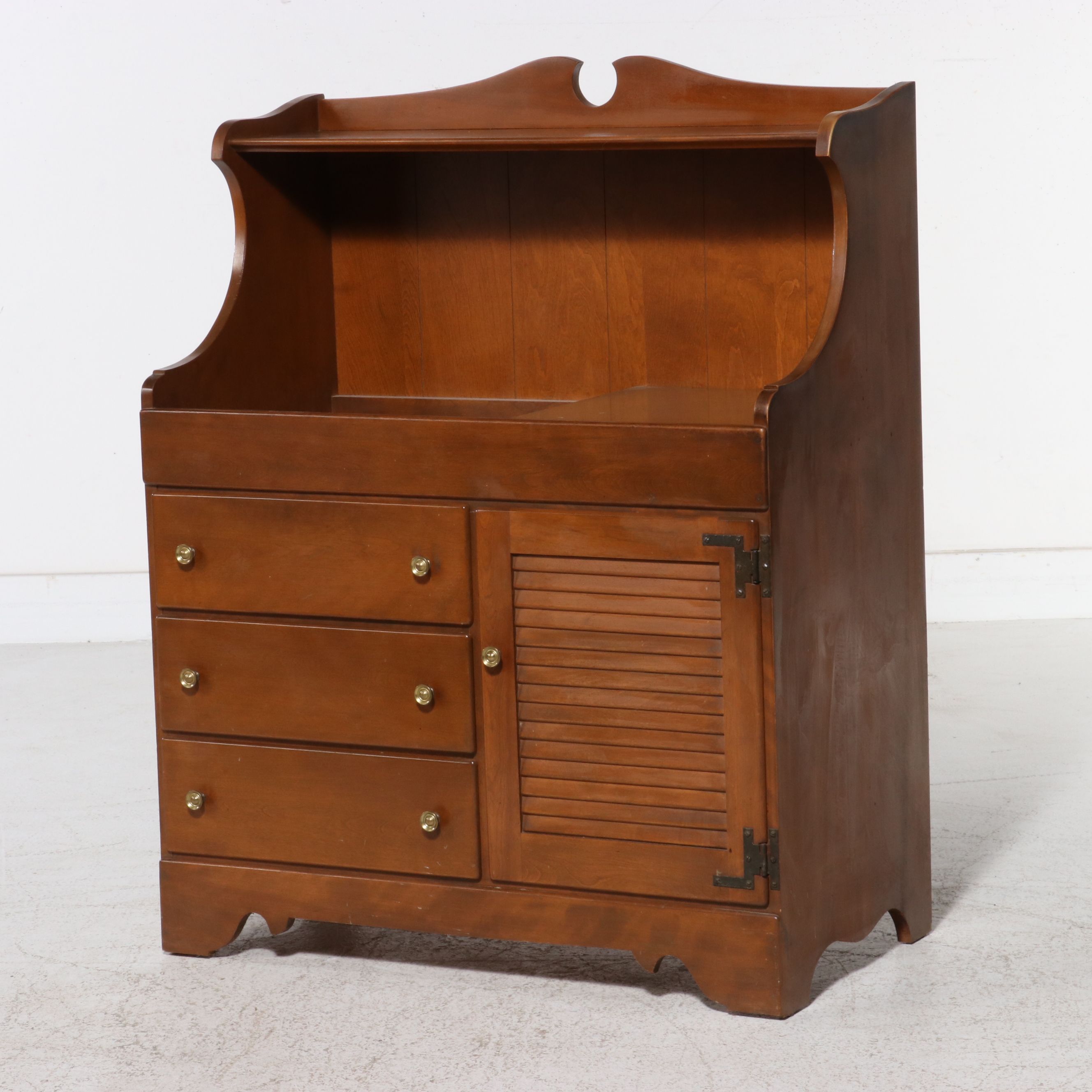Ethan Allen Baumritter Birch Colonial Revival Dry Sink Cabinet