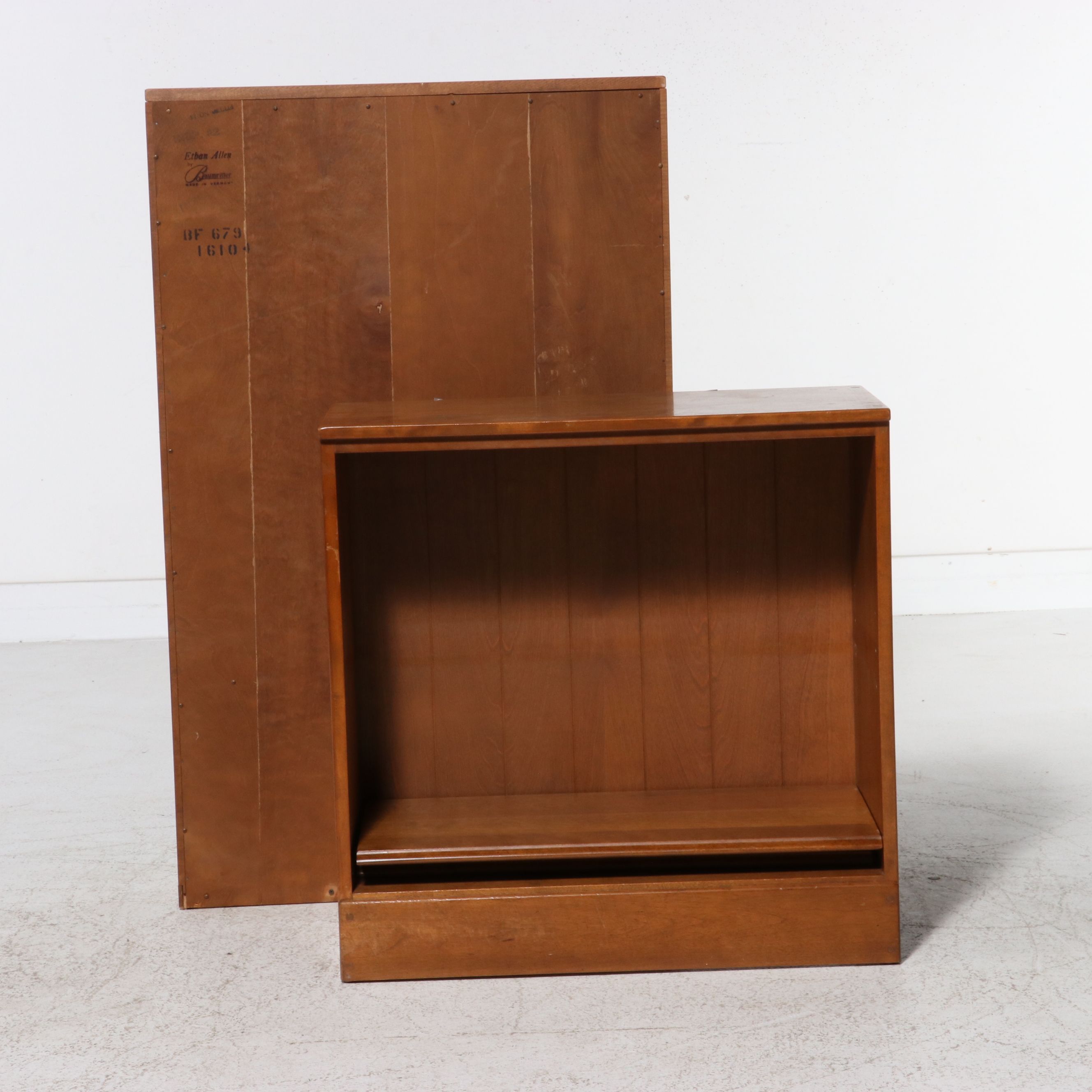 Ethan Allen Baumritter Birch Two-Piece Open Hutch Bookcase, Mid to Late 20th C.