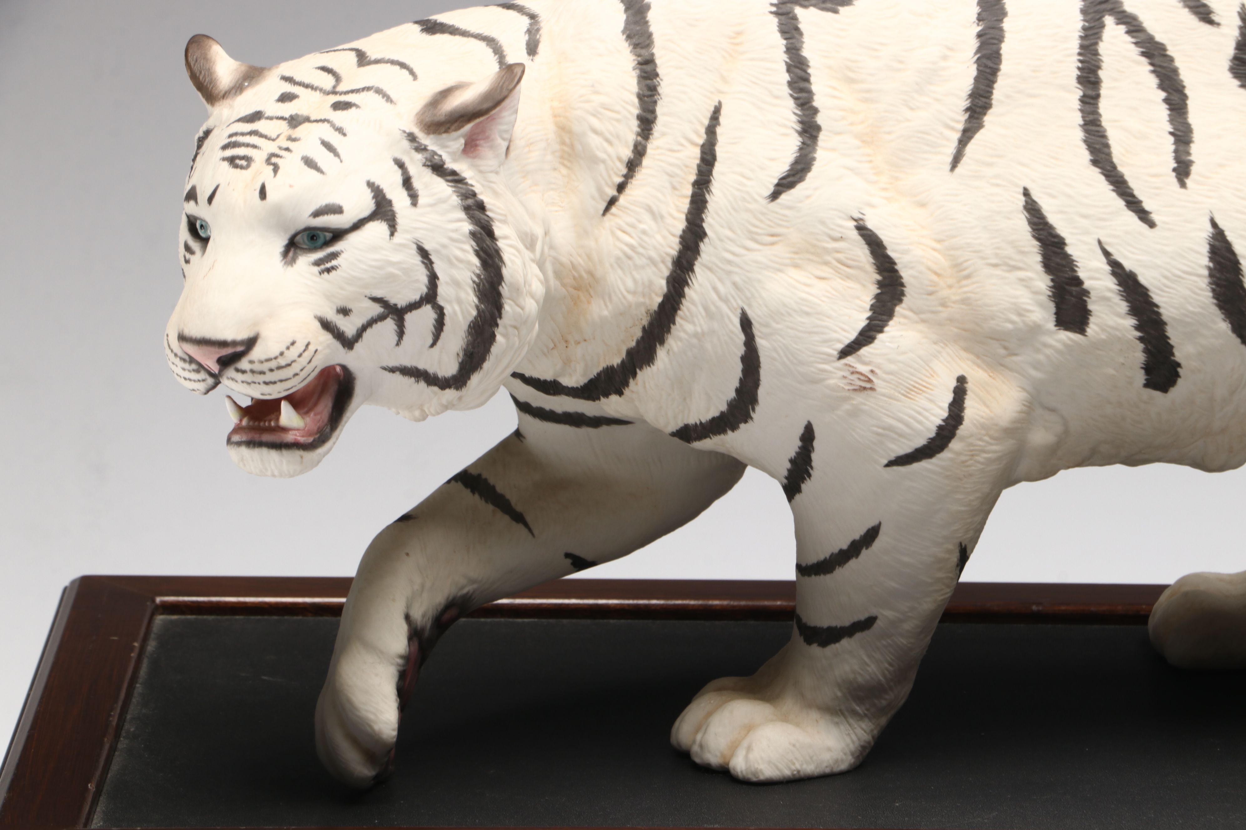 Franklin Mint "White Majesty" Porcelain Tiger on Wood Plinth