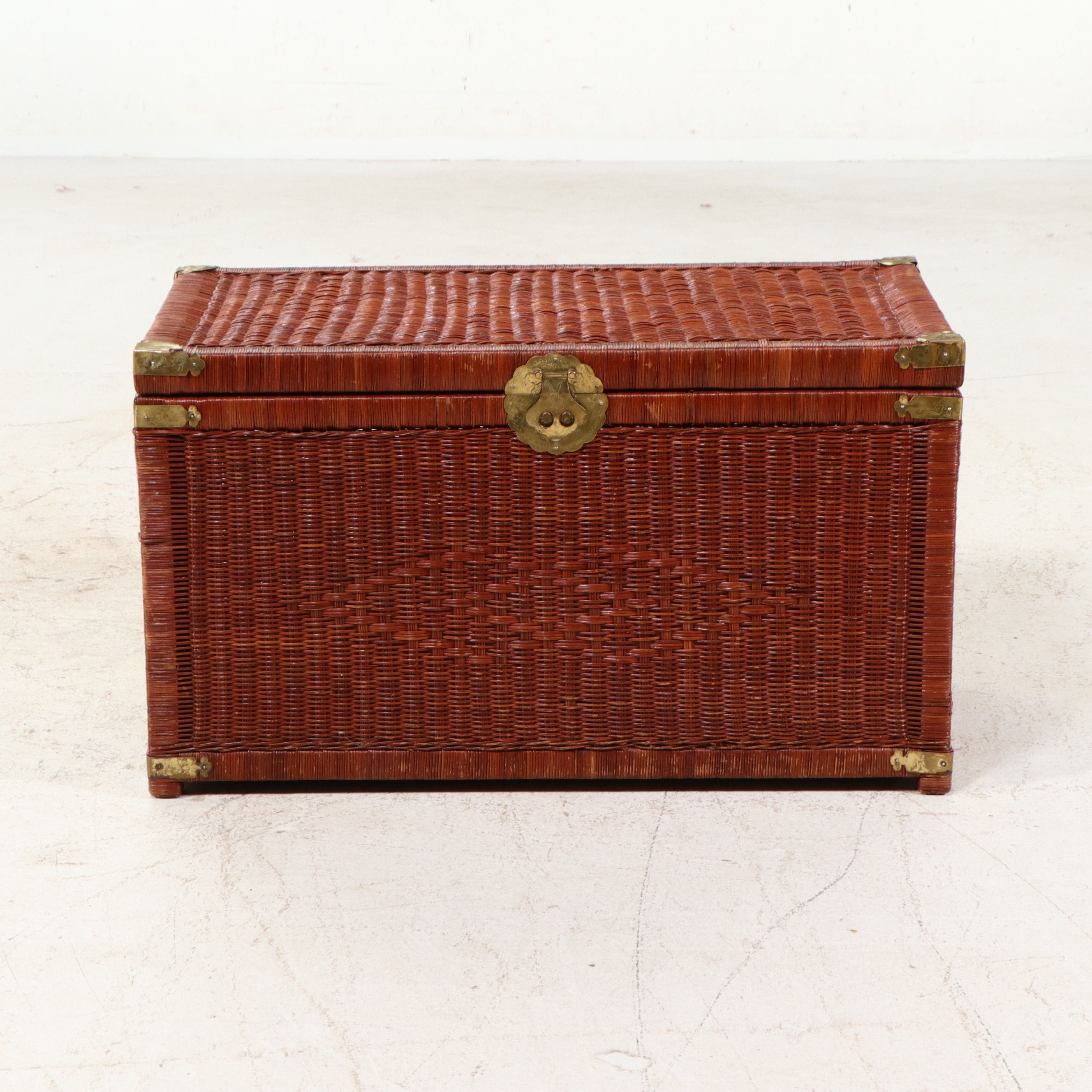 Chinese Style Red Woven Wicker Trunk with Glass Top, Mid to Late 20th Century