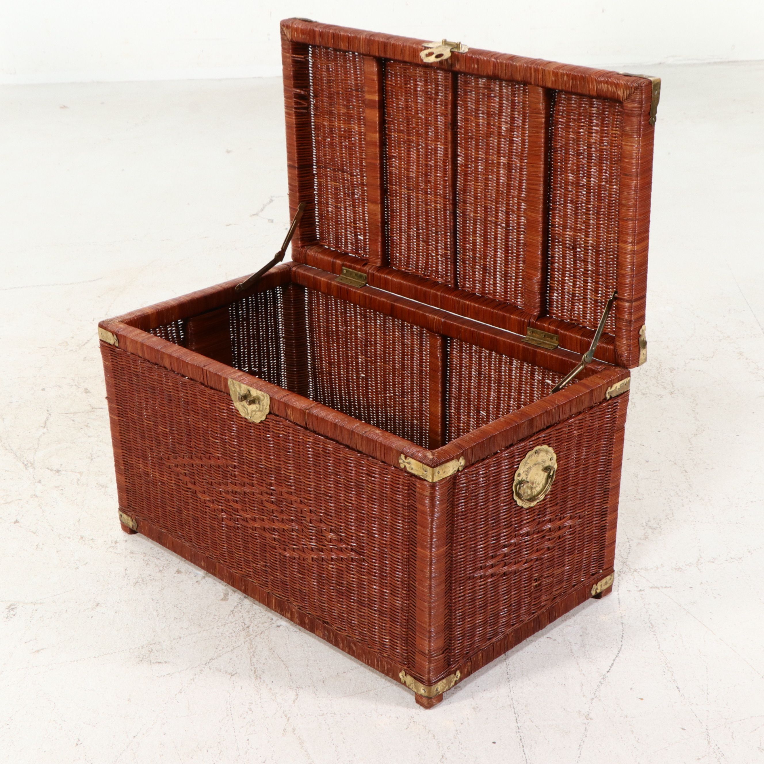 Chinese Style Red Woven Wicker Trunk with Glass Top, Mid to Late 20th Century