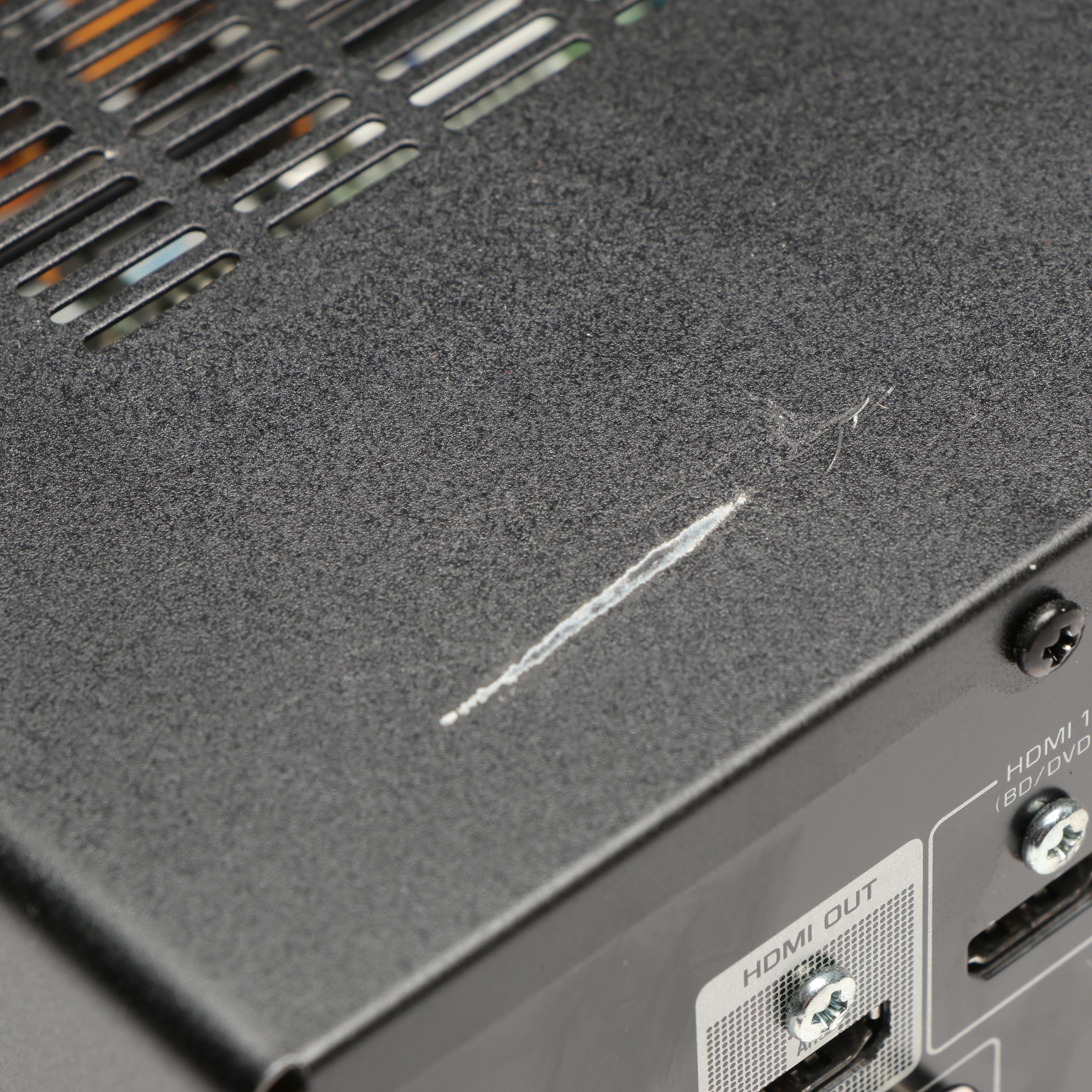 Yamaha RX-V575 AV Receiver with NAD C422 AM/FM Tuner