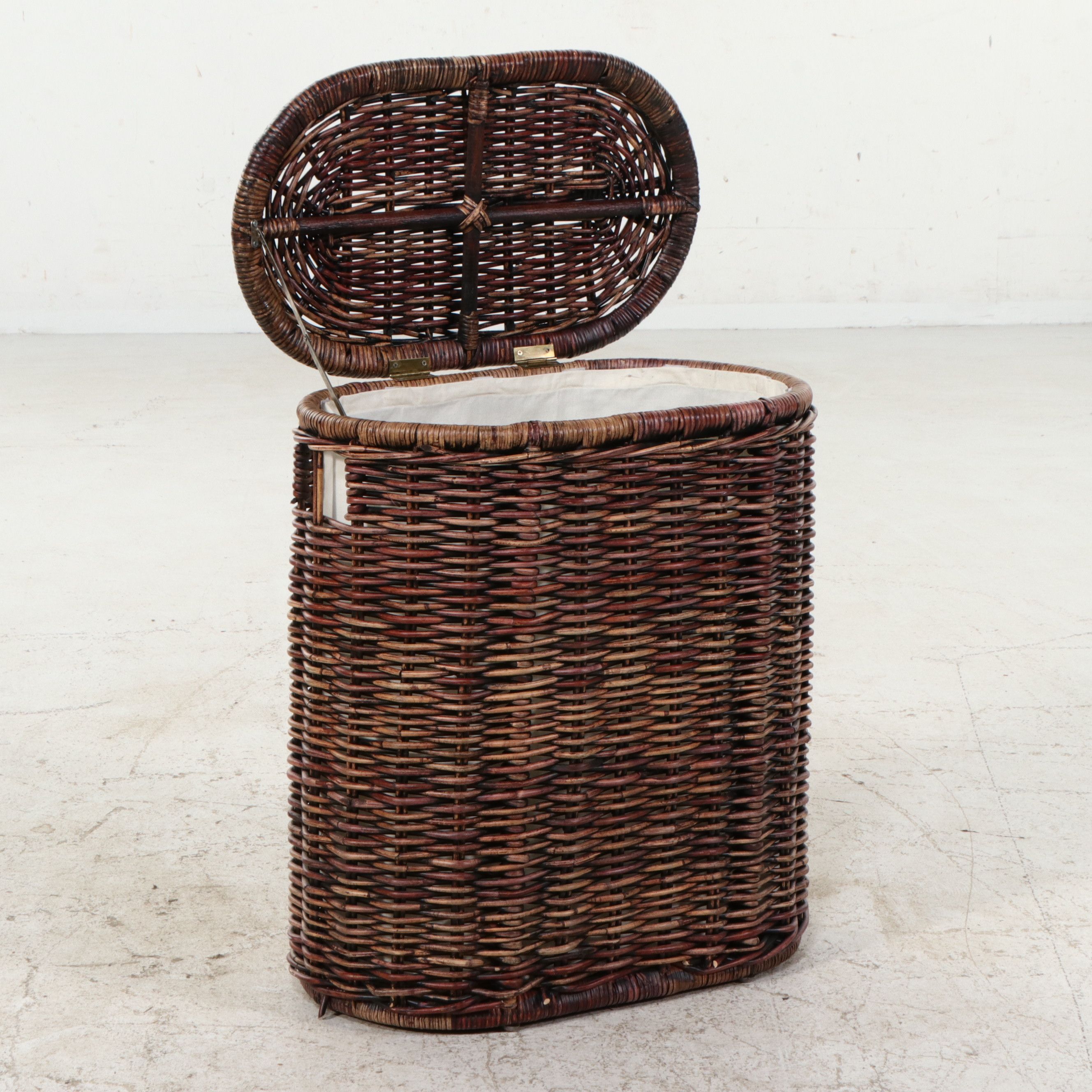 Wicker Lidded Laundry Baskets and Waste Bins
