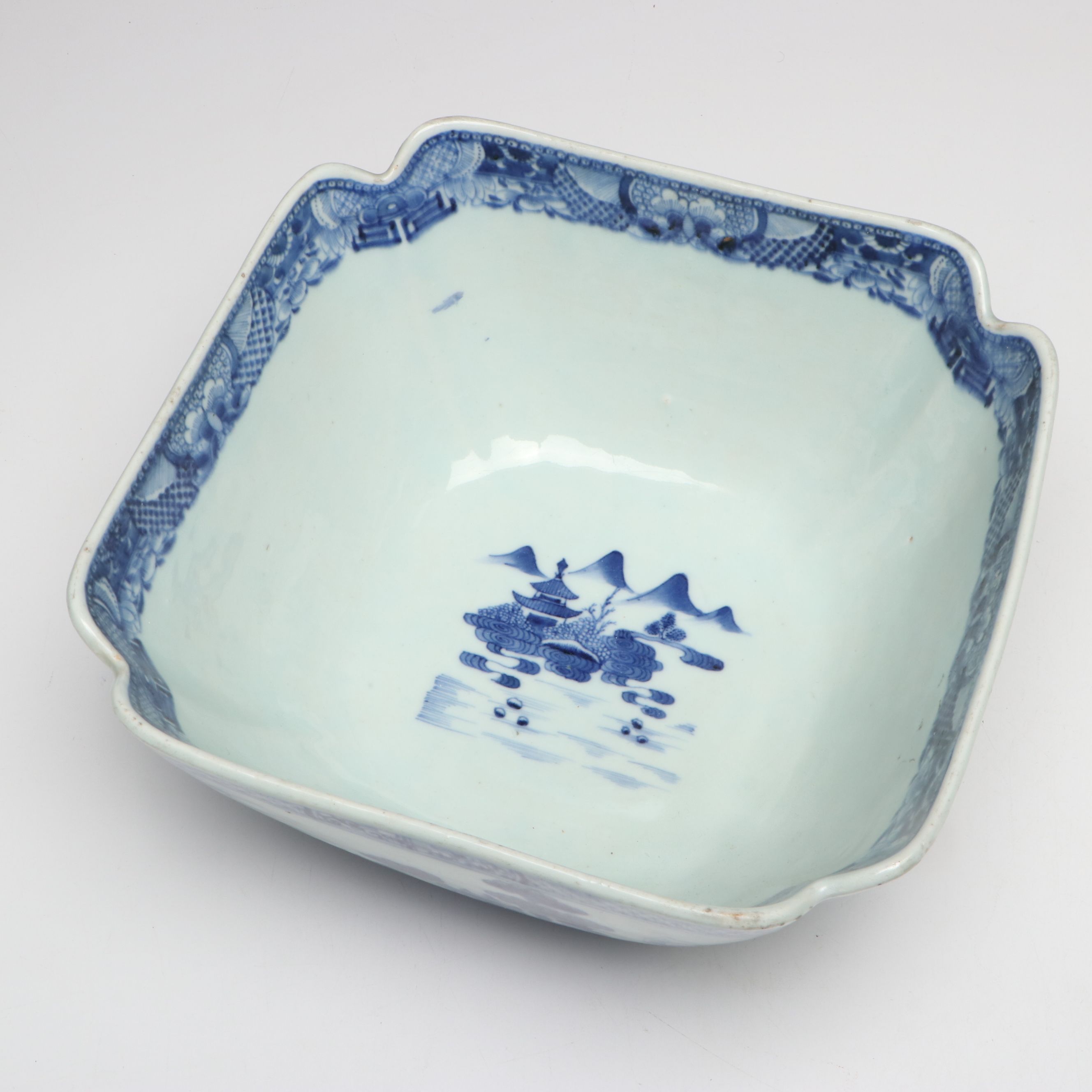 Chinese Export Fitzhugh Blue and White Porcelain Landscape Salad Bowl