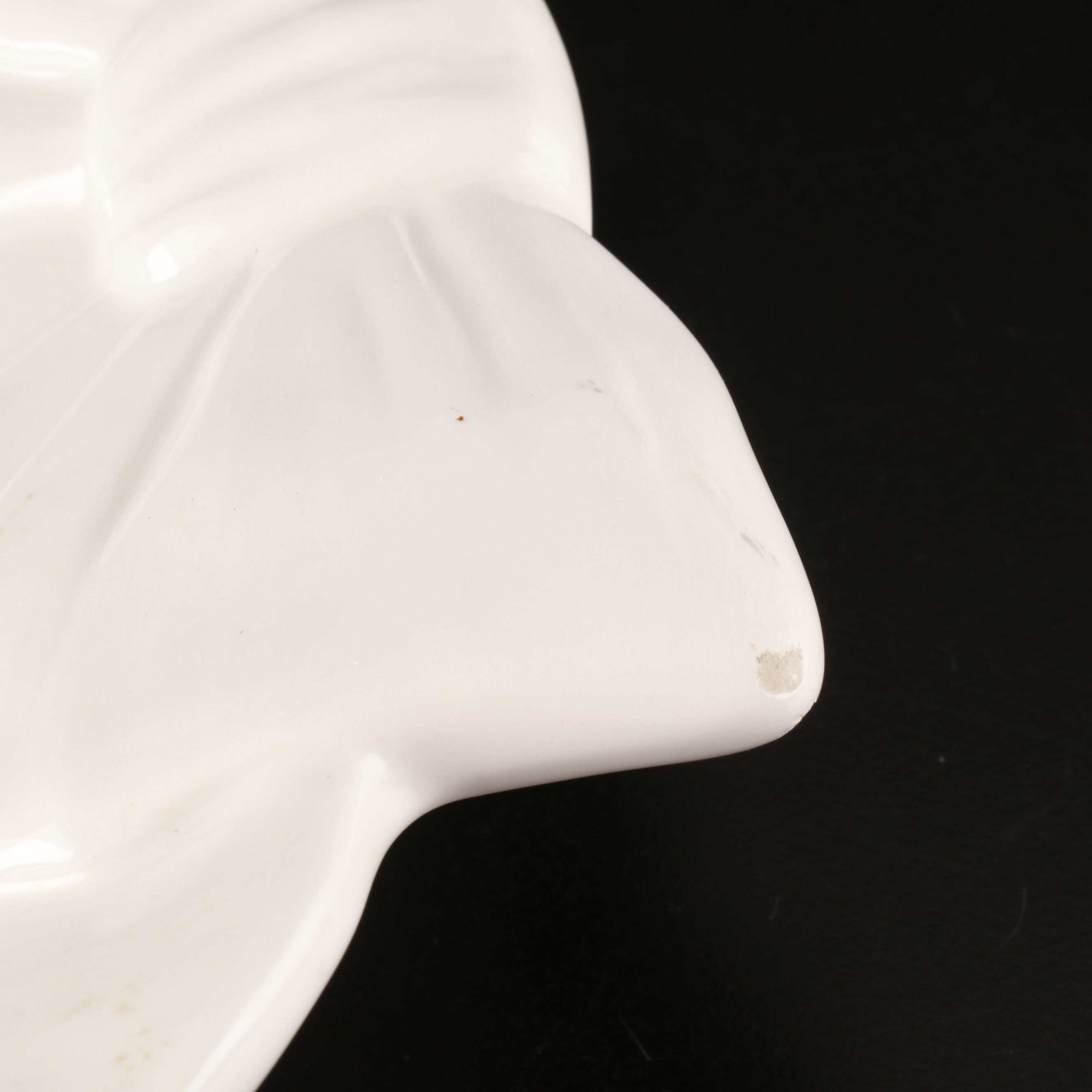 Bloomingdale's Ruffled Bow Platter with Esta Ceramiche and Feria & Bento Bowls