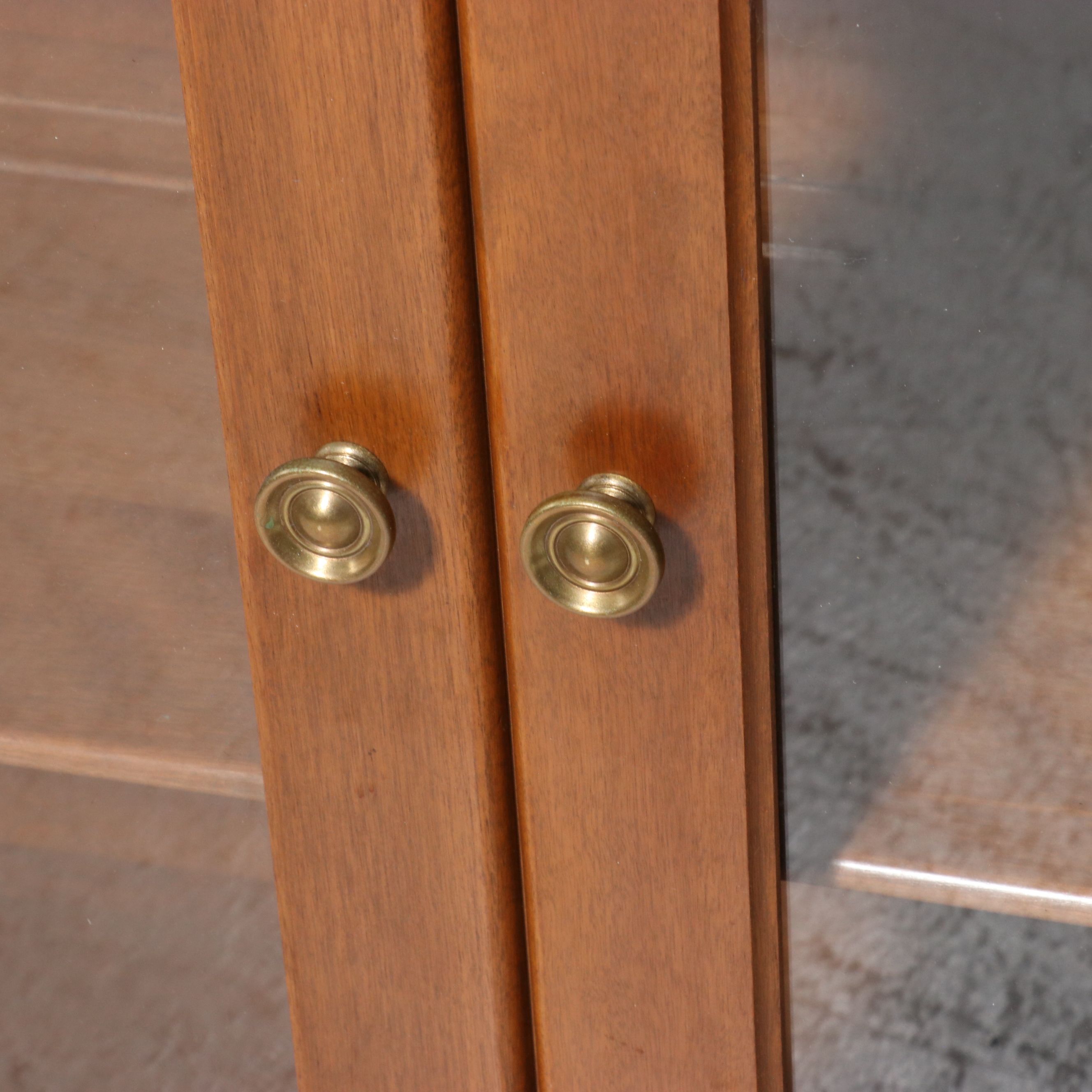 Ethan Allen by Baumritter Colonial Revival Maple Hutch