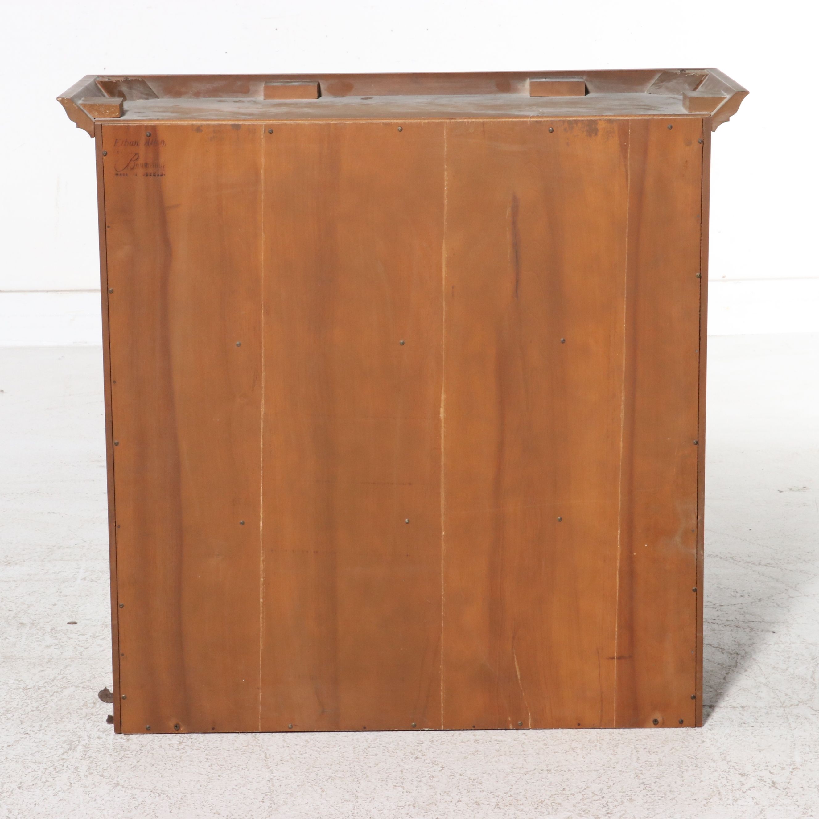 Ethan Allen by Baumritter Colonial Revival Maple Hutch