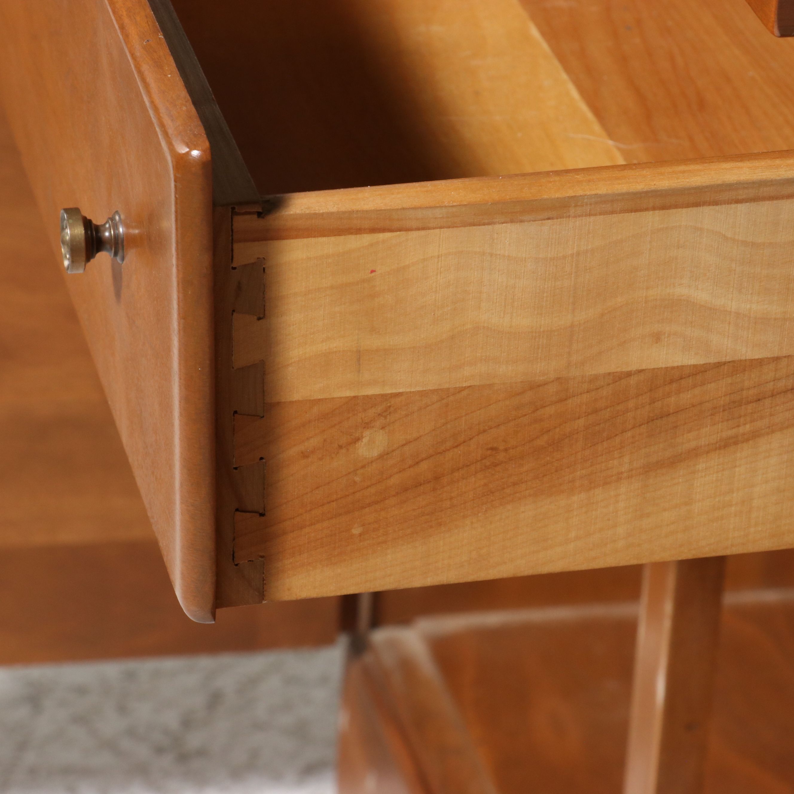 Ethan Allen by Baumritter Colonial Revival Maple Hutch