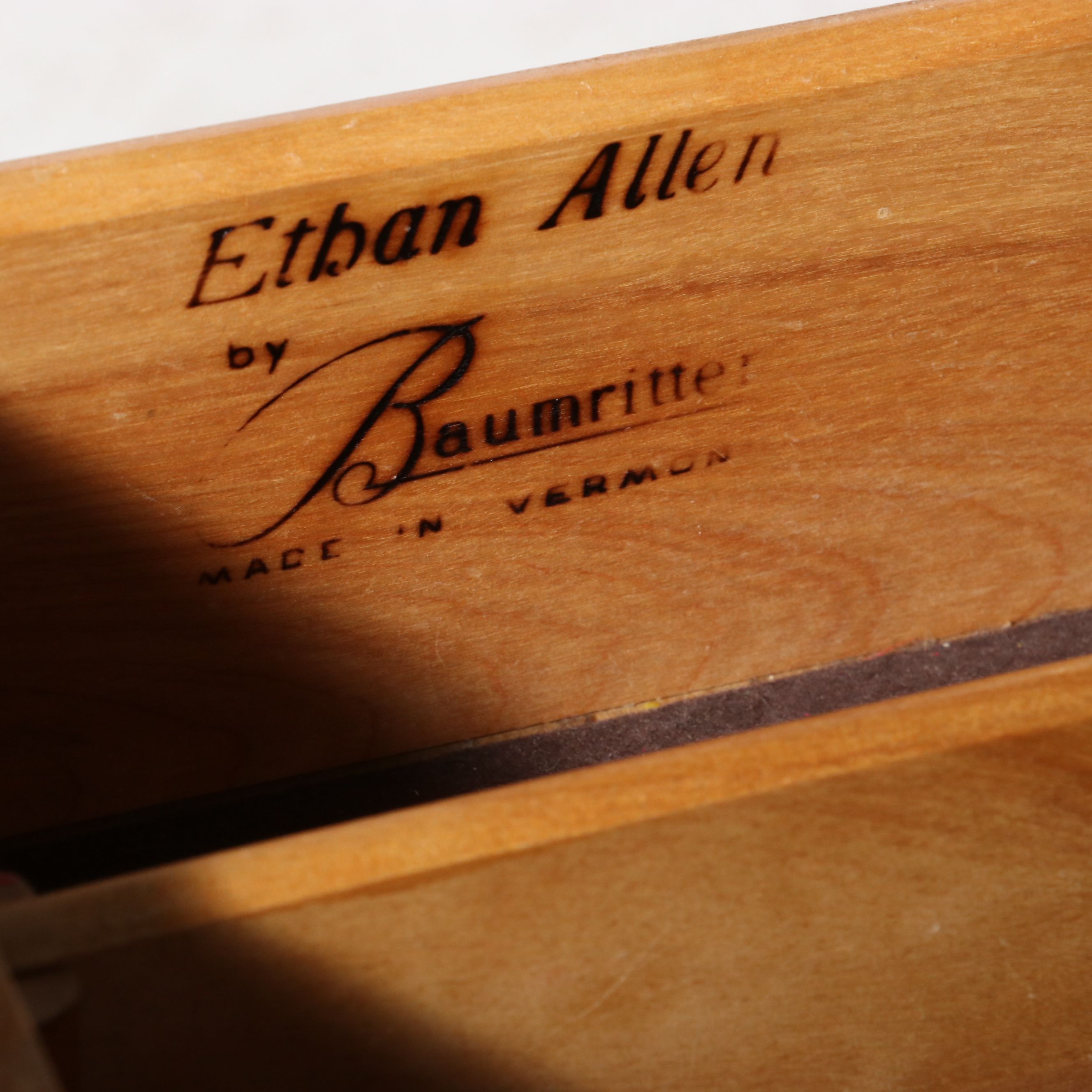 Ethan Allen by Baumritter Colonial Revival Maple Hutch