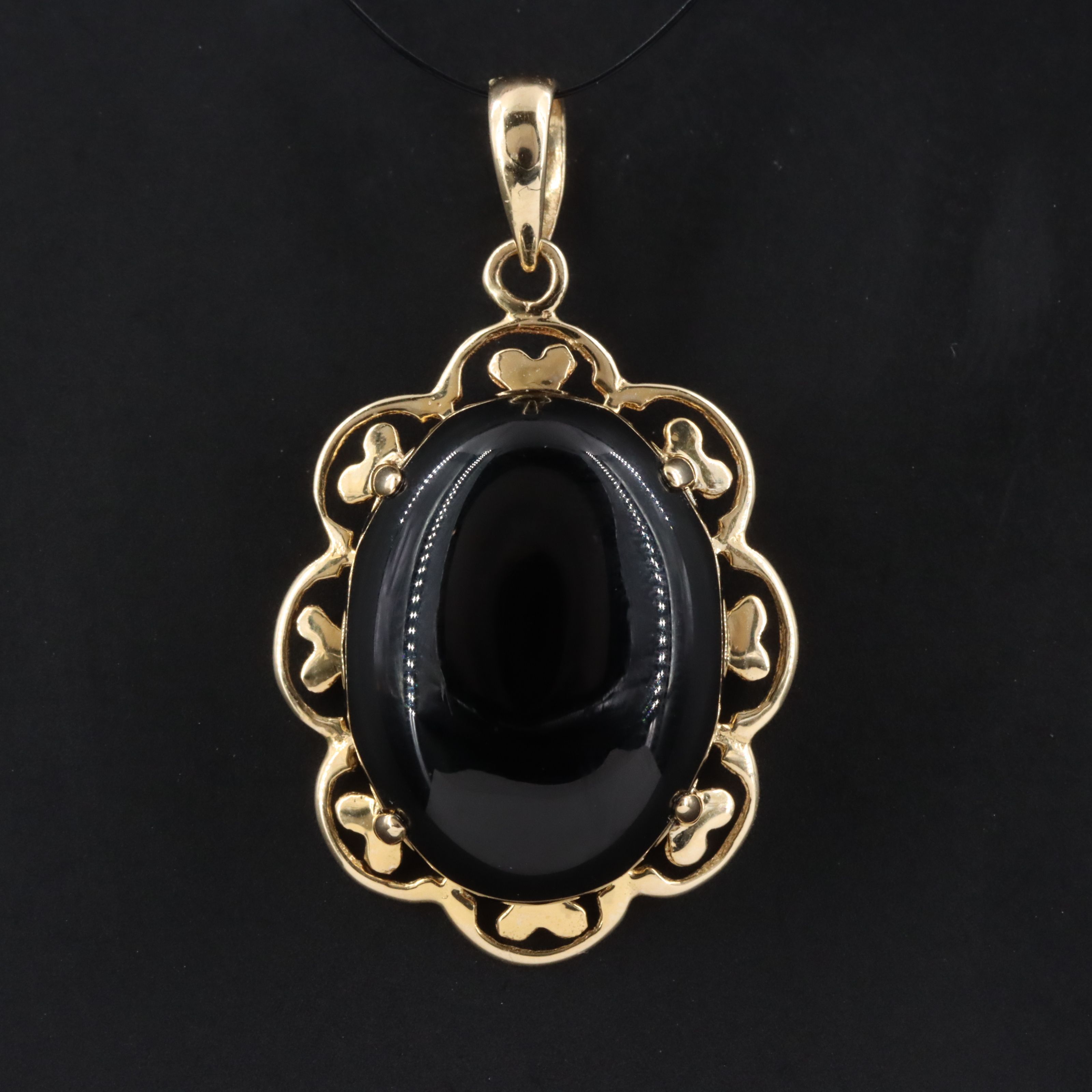 14K  Black Onyx Scalloped Pendant