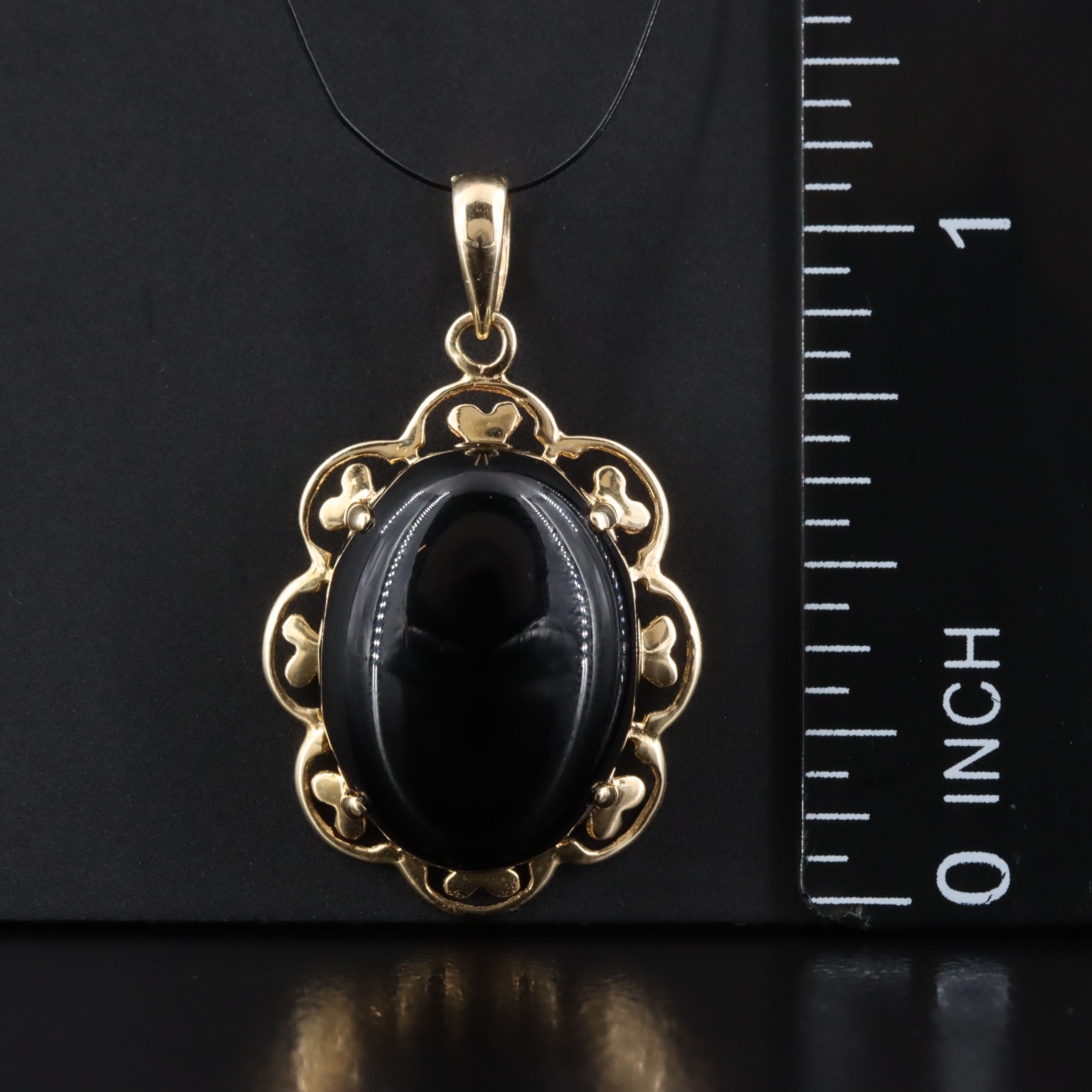 14K  Black Onyx Scalloped Pendant
