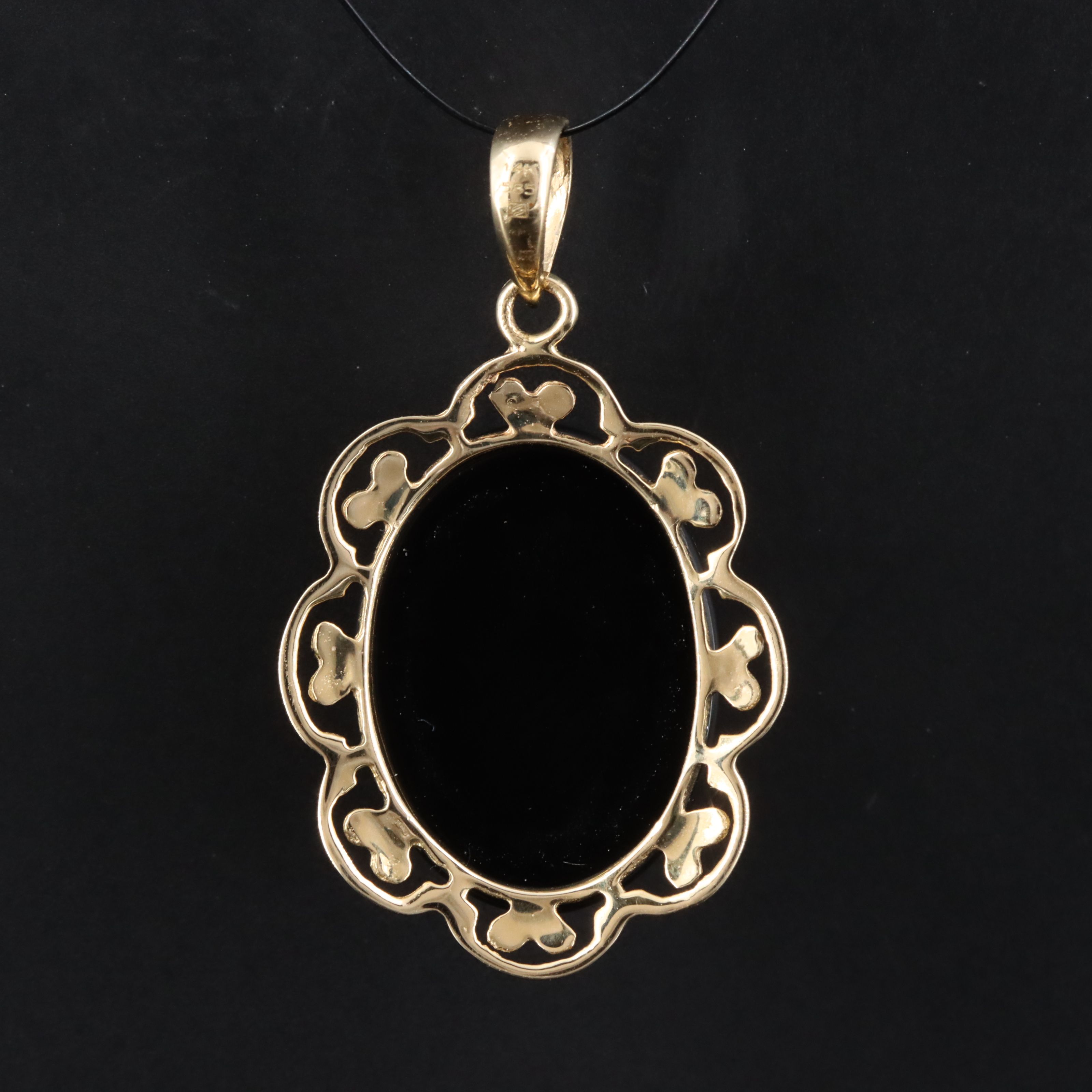 14K  Black Onyx Scalloped Pendant