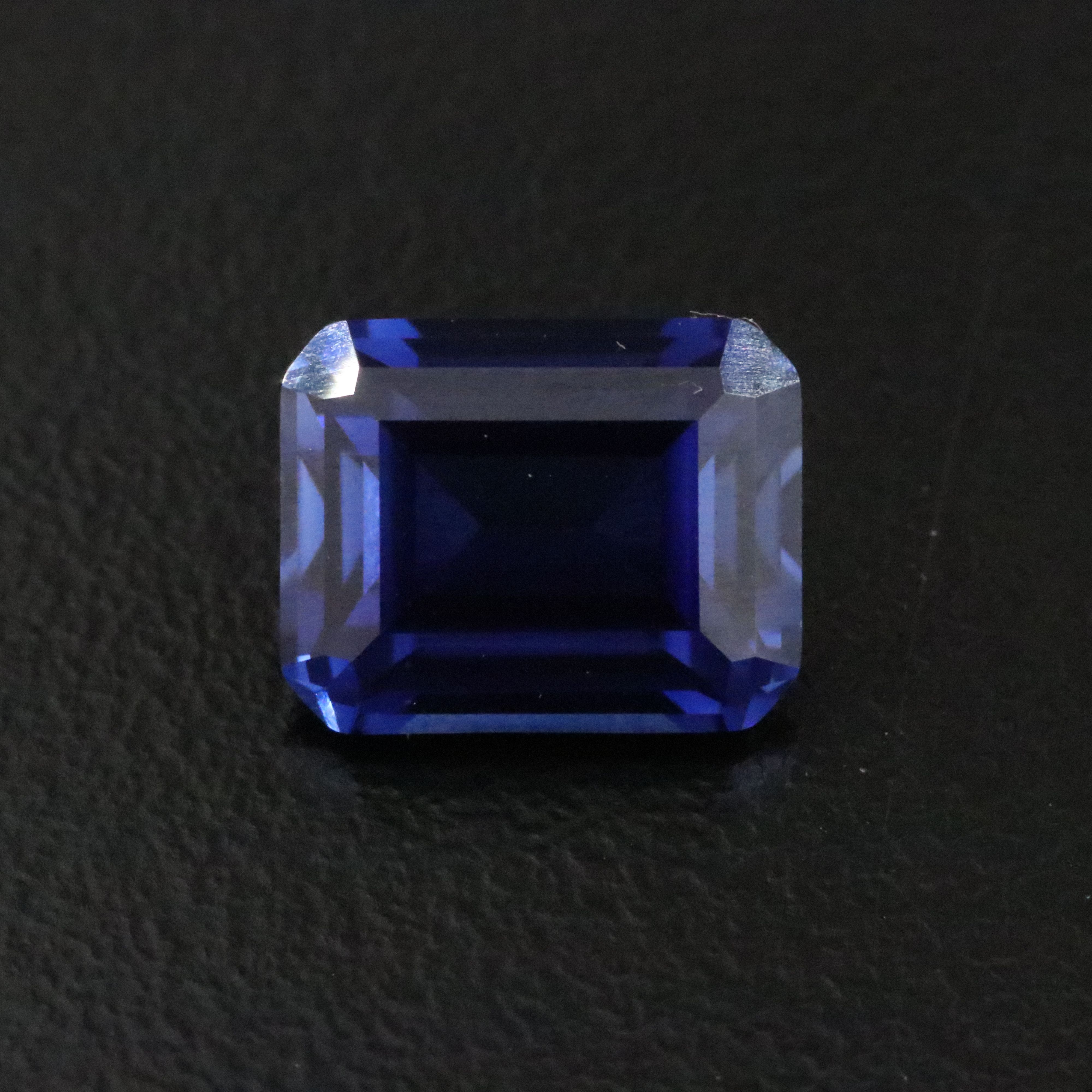 Loose 4.50 CT Lab Grown Sapphire