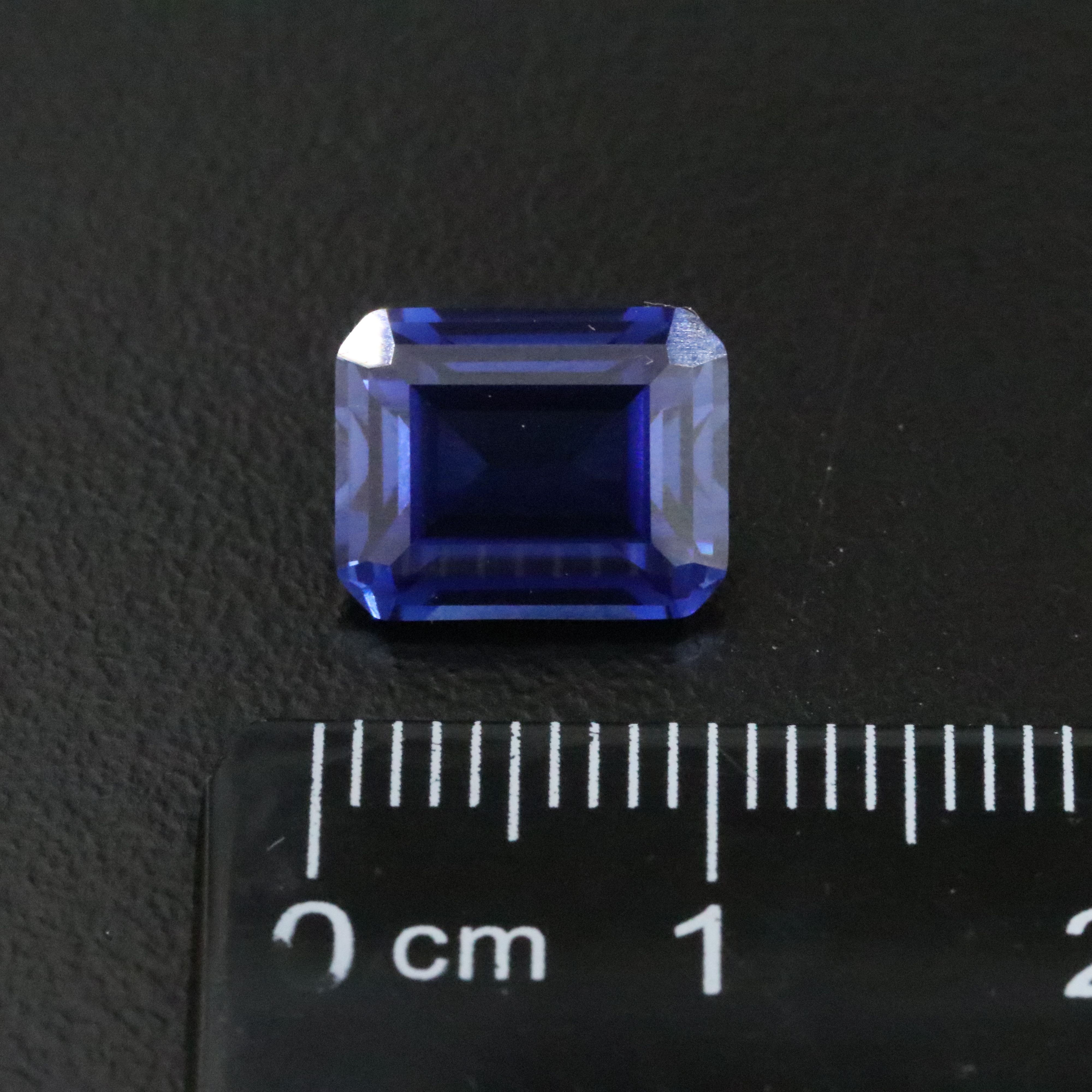 Loose 4.50 CT Lab Grown Sapphire
