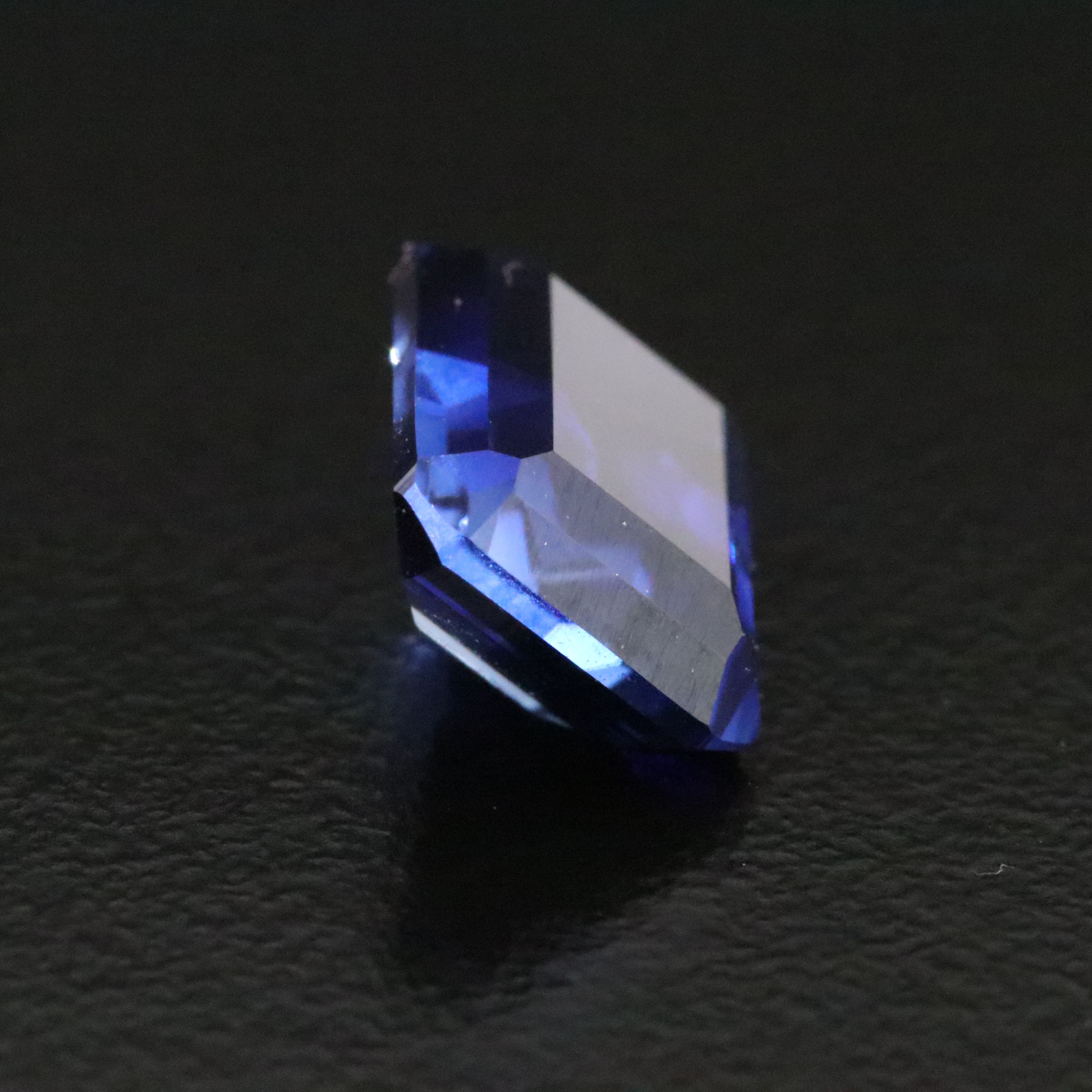 Loose 4.50 CT Lab Grown Sapphire