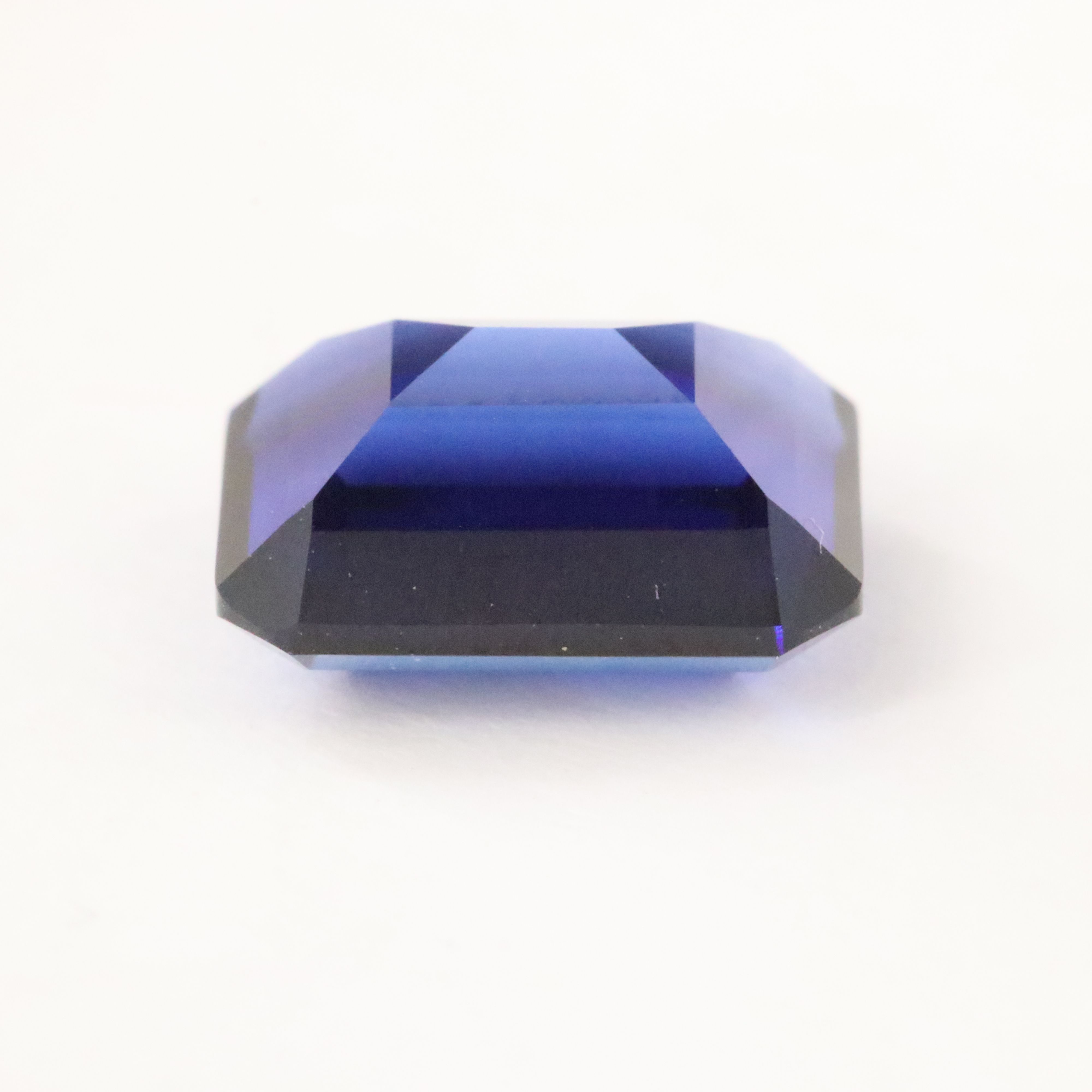 Loose 4.50 CT Lab Grown Sapphire