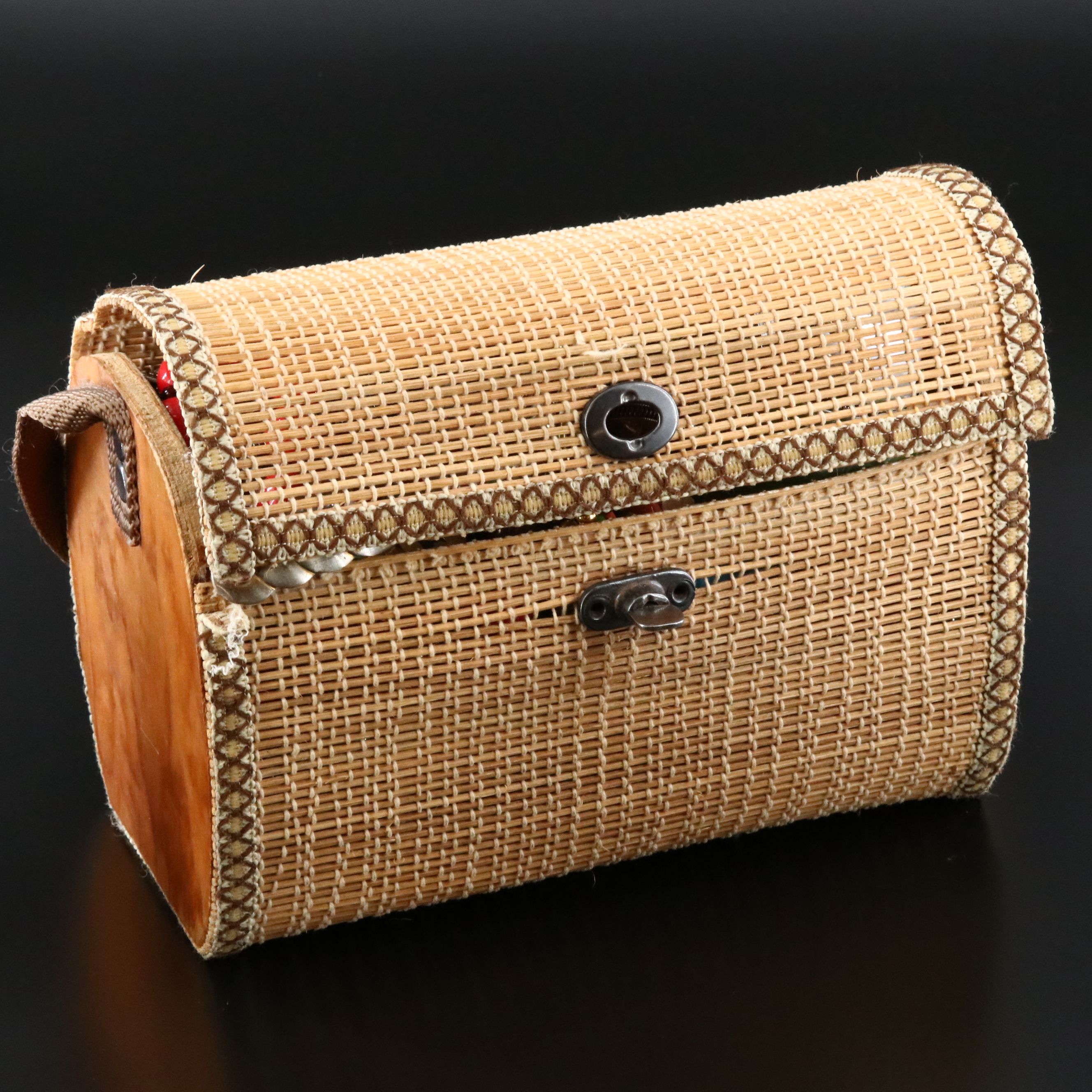 Uncommon Discoveries: Jewelry Collection