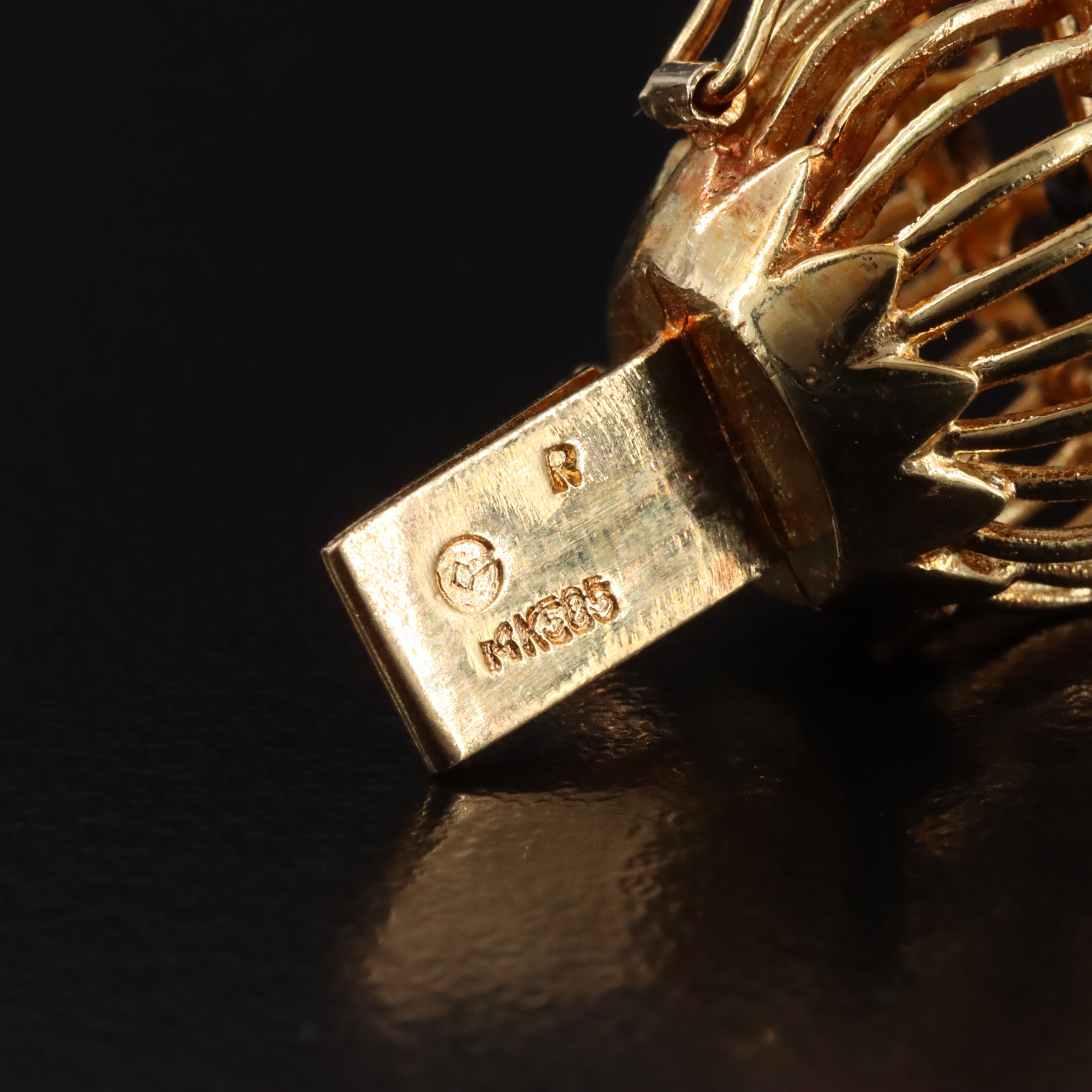 Jadeite and Black Onyx Necklace with 14K Clasp and Fluted Station Beads