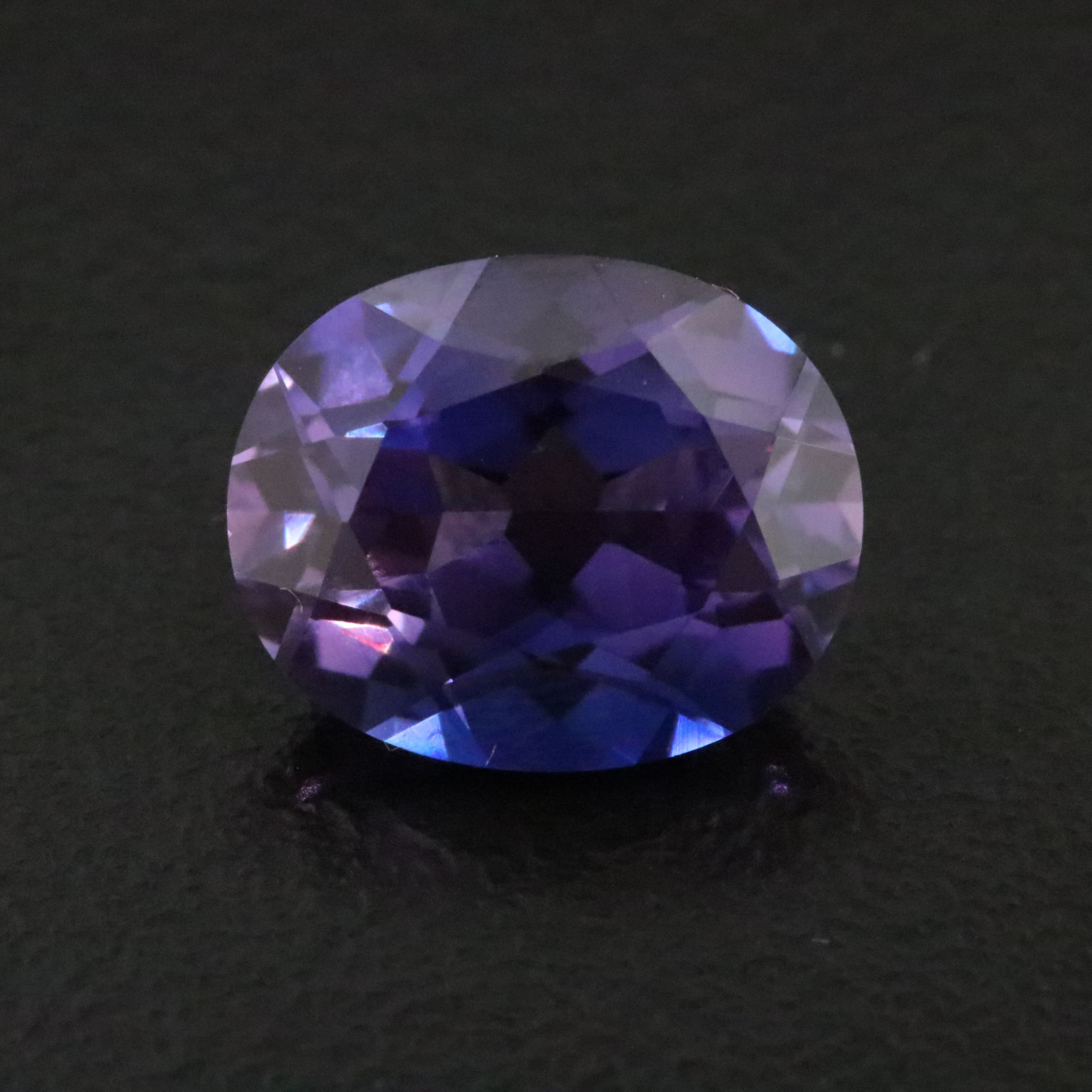 Loose 4.95 CT Lab Grown Sapphire