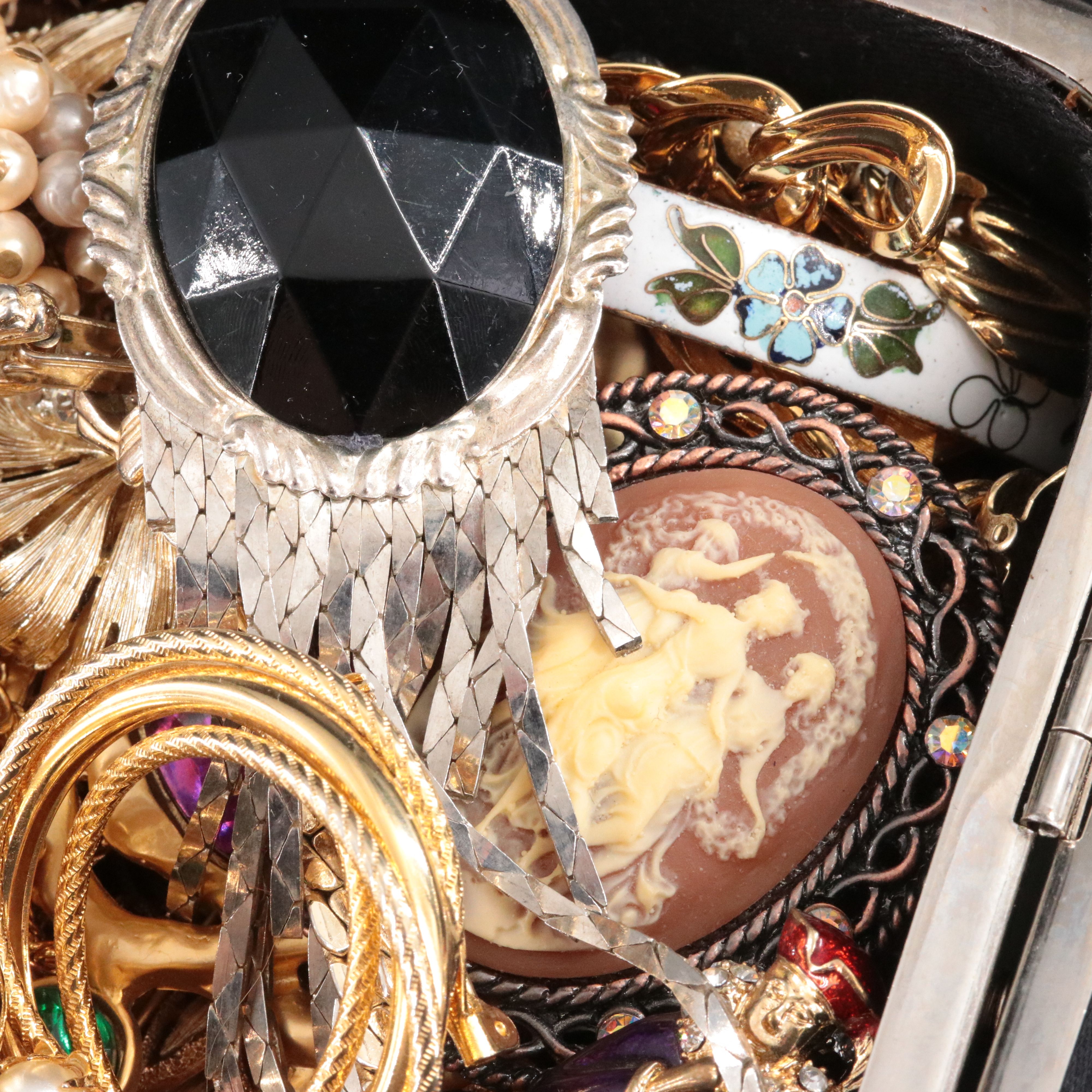 Uncommon Discoveries: Jewelry Collection