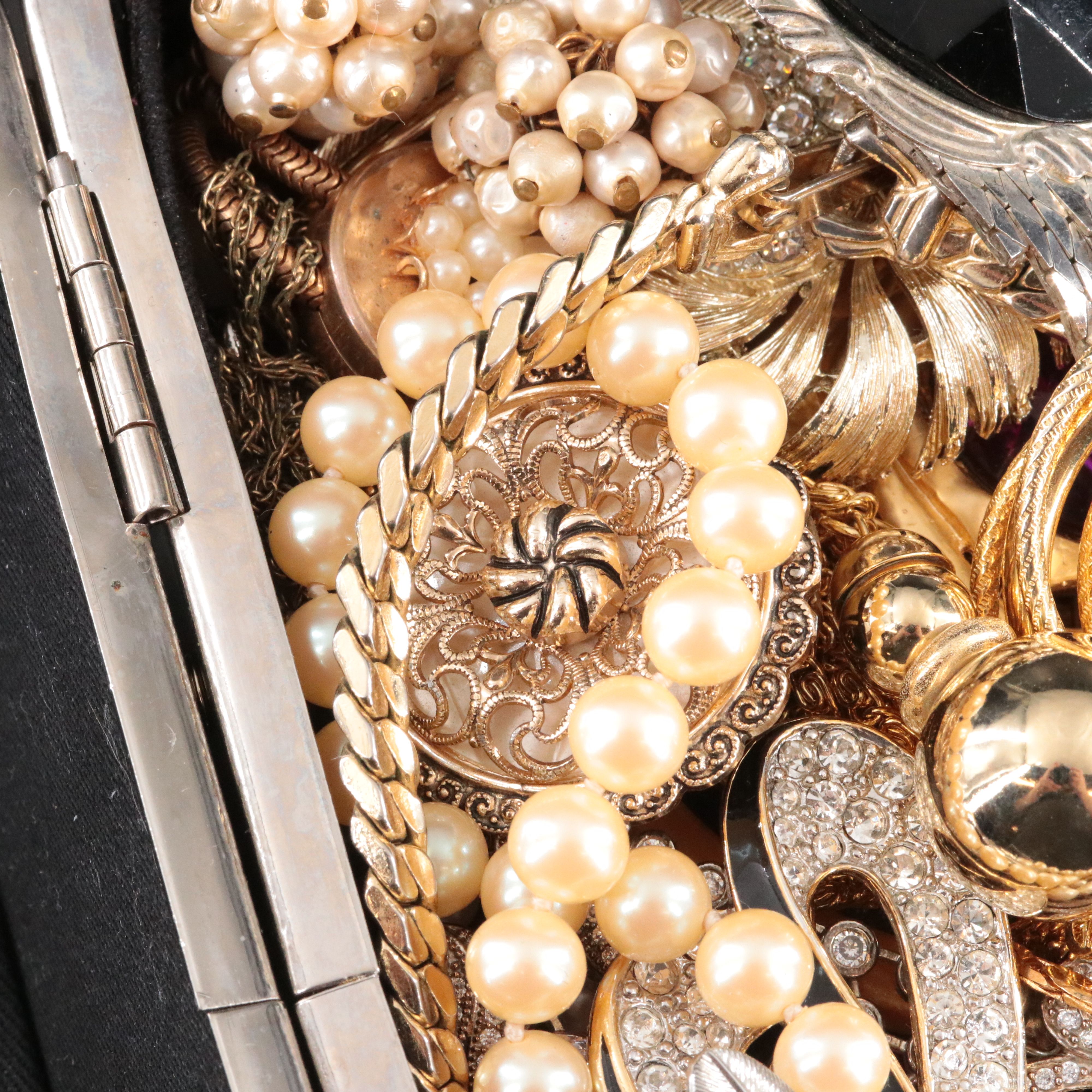 Uncommon Discoveries: Jewelry Collection